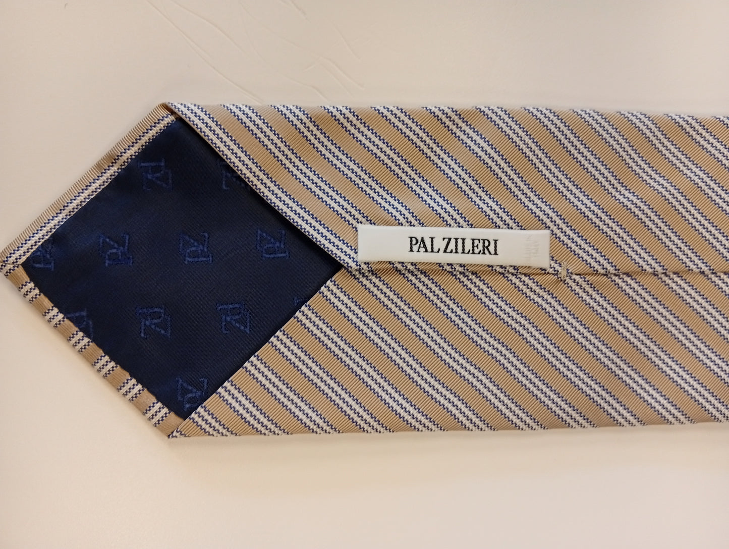 Italian silk tie – light brown – calm, elegant look – Pal Zileri