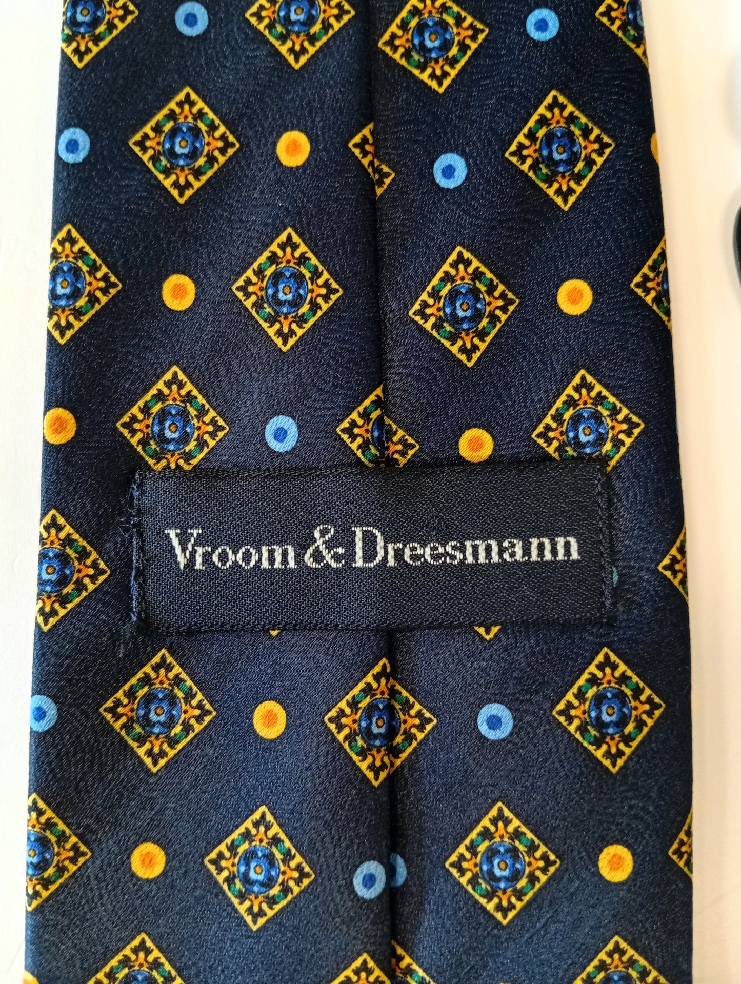 Vintage tie – dark pattern – classic retro style – Vroom & Dreesmann