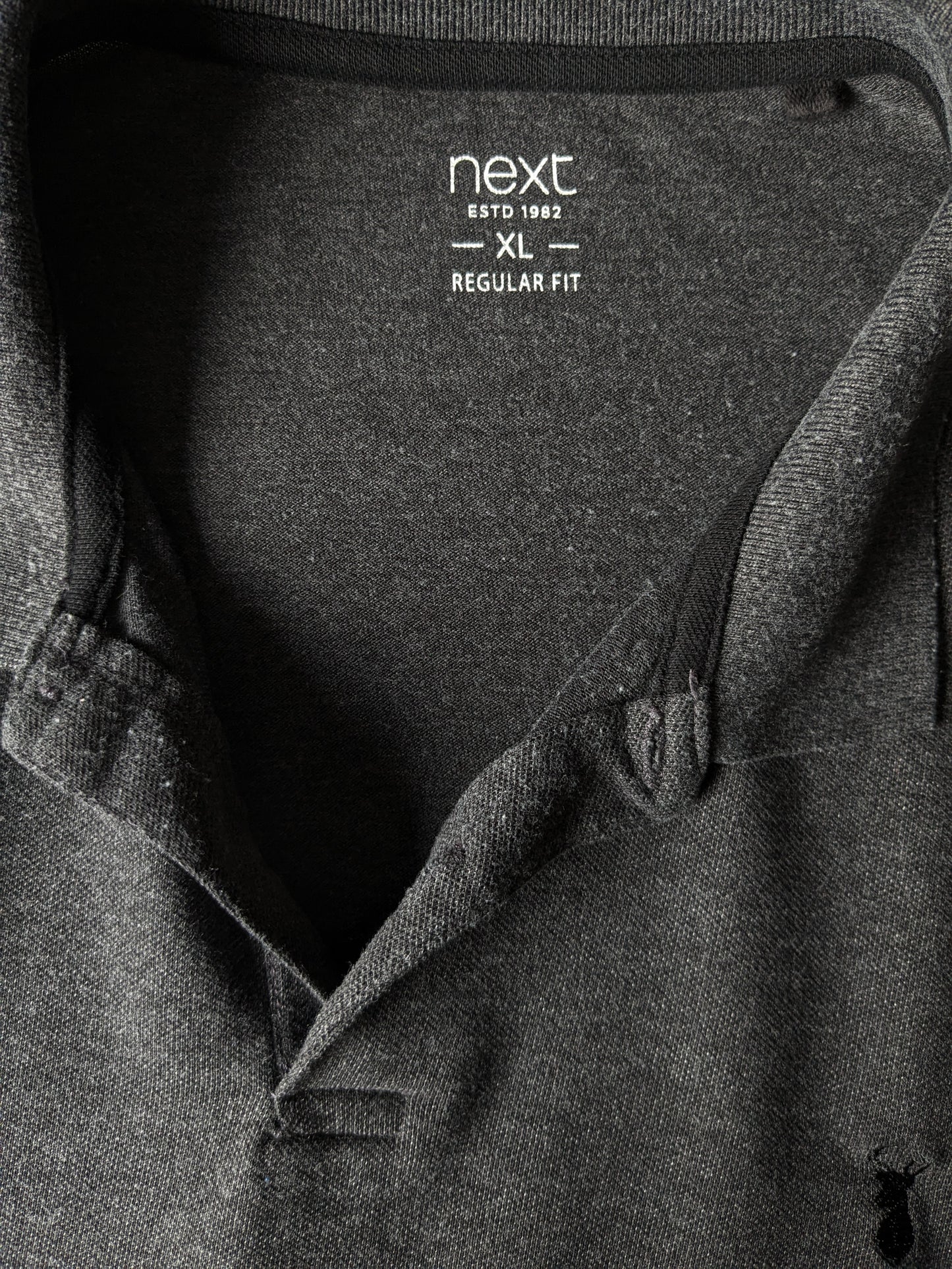 Prochain pull polo. Gray mélangé. Taille xl. Ajustement régulier.