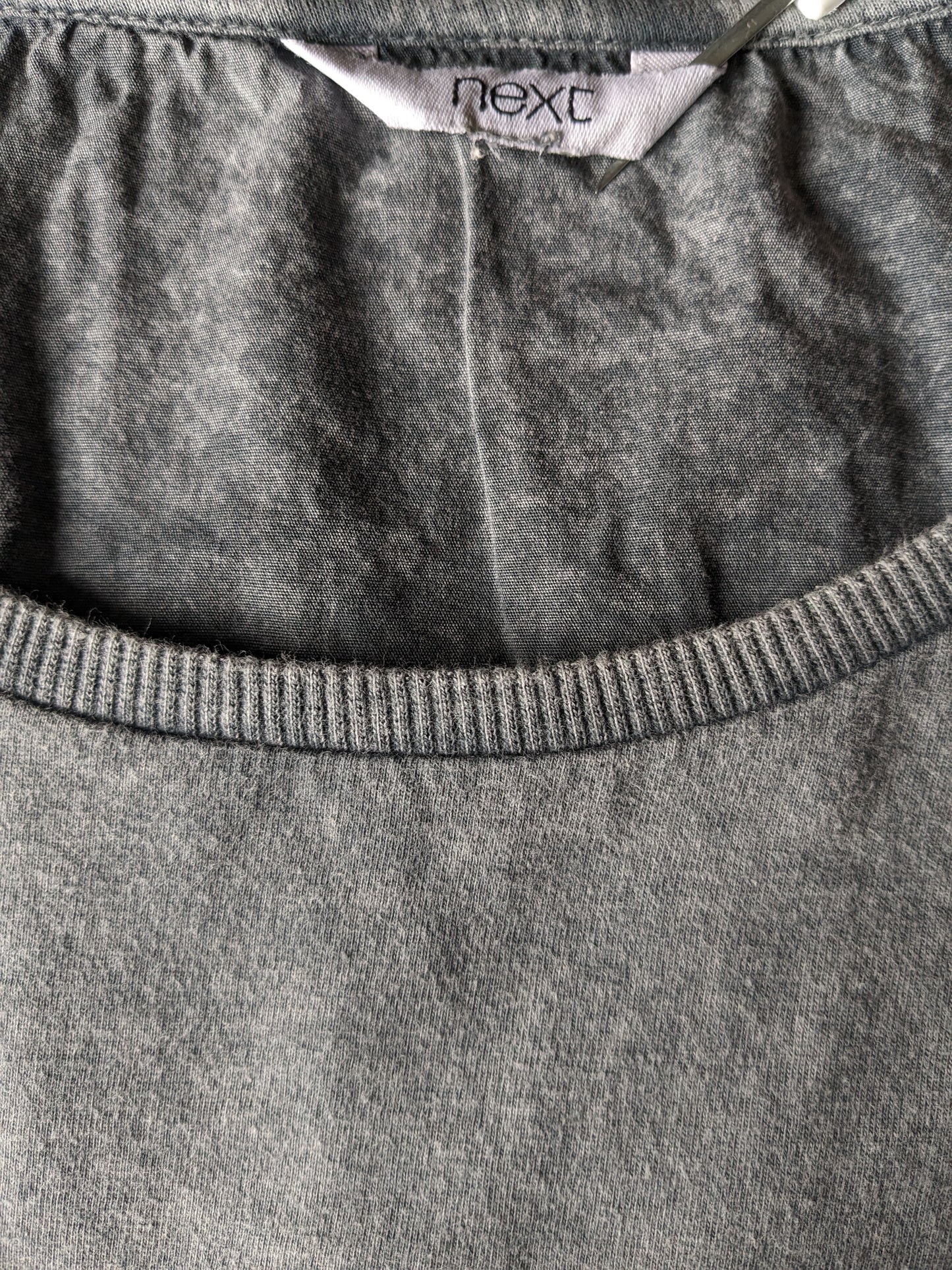 Suivant Longsleeve avec poche de poitrine. Gray mélangé. Taille L.