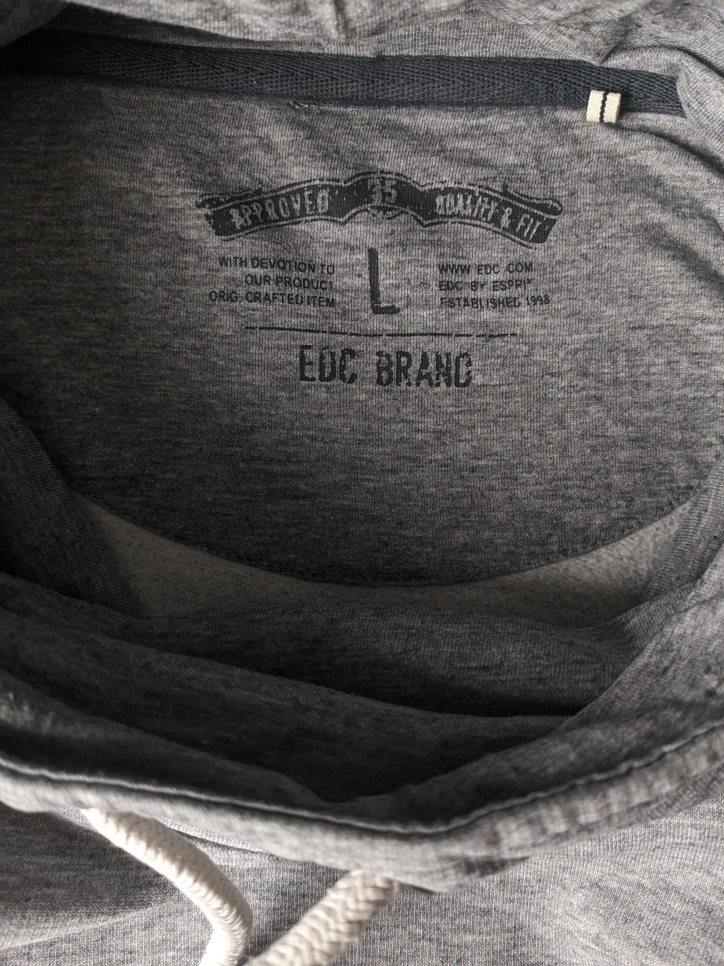 EDC-Pullover mit sportlichem Rollkragen. Grau gemischt. Größe L.