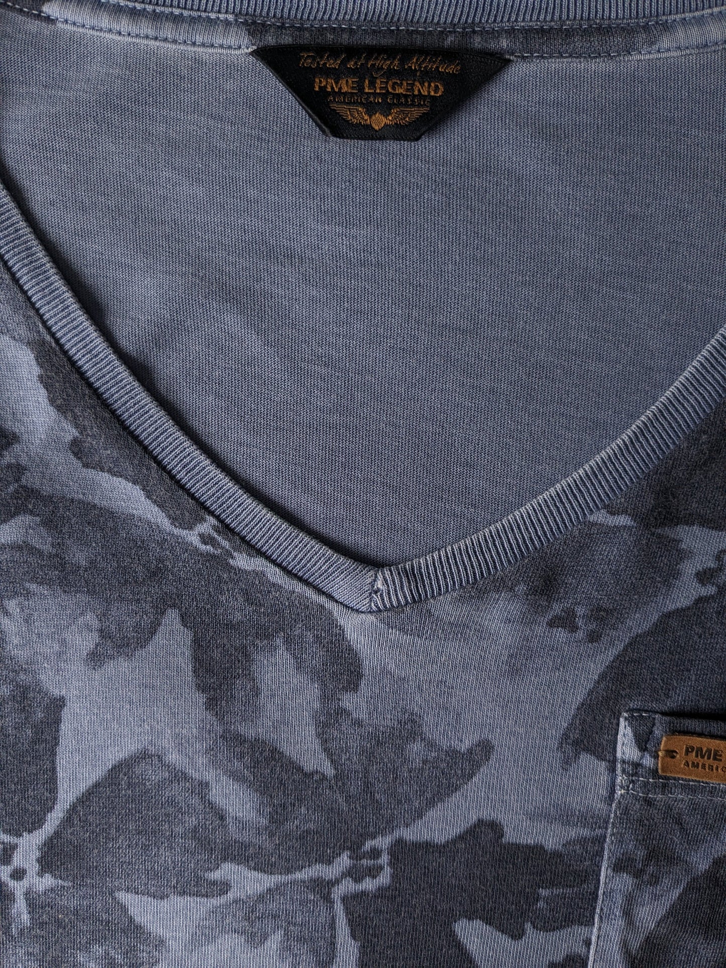 PME Legend shirt met V-Hals. Blauw bloemen print. Maat L.