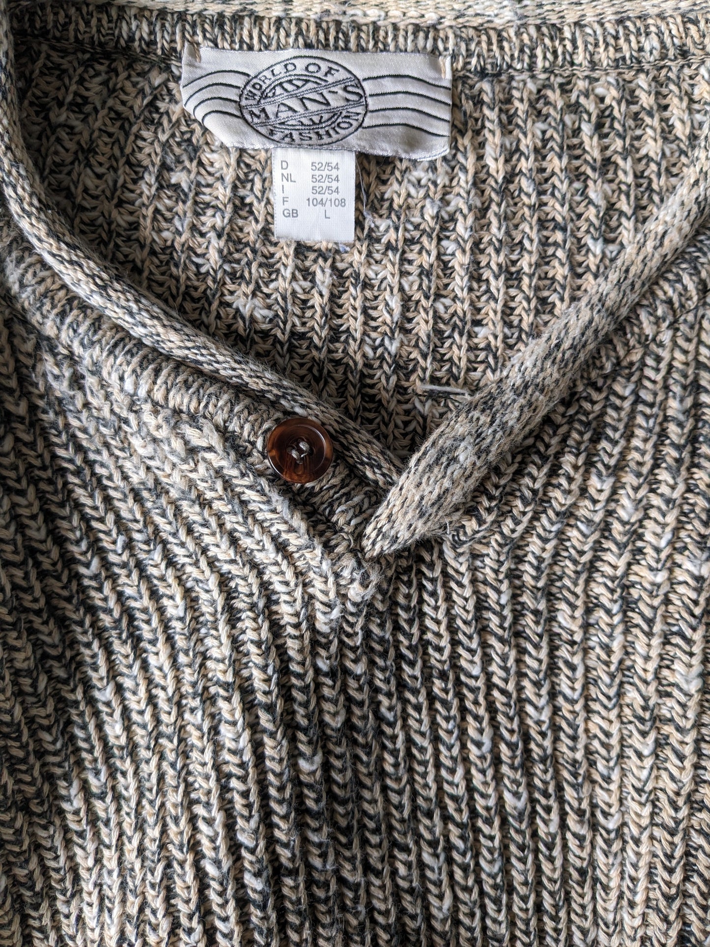 Suéter vintage de moda del hombre. Beige gris mezclado. Tamaño L / XL Modelo de gran tamaño vintage.