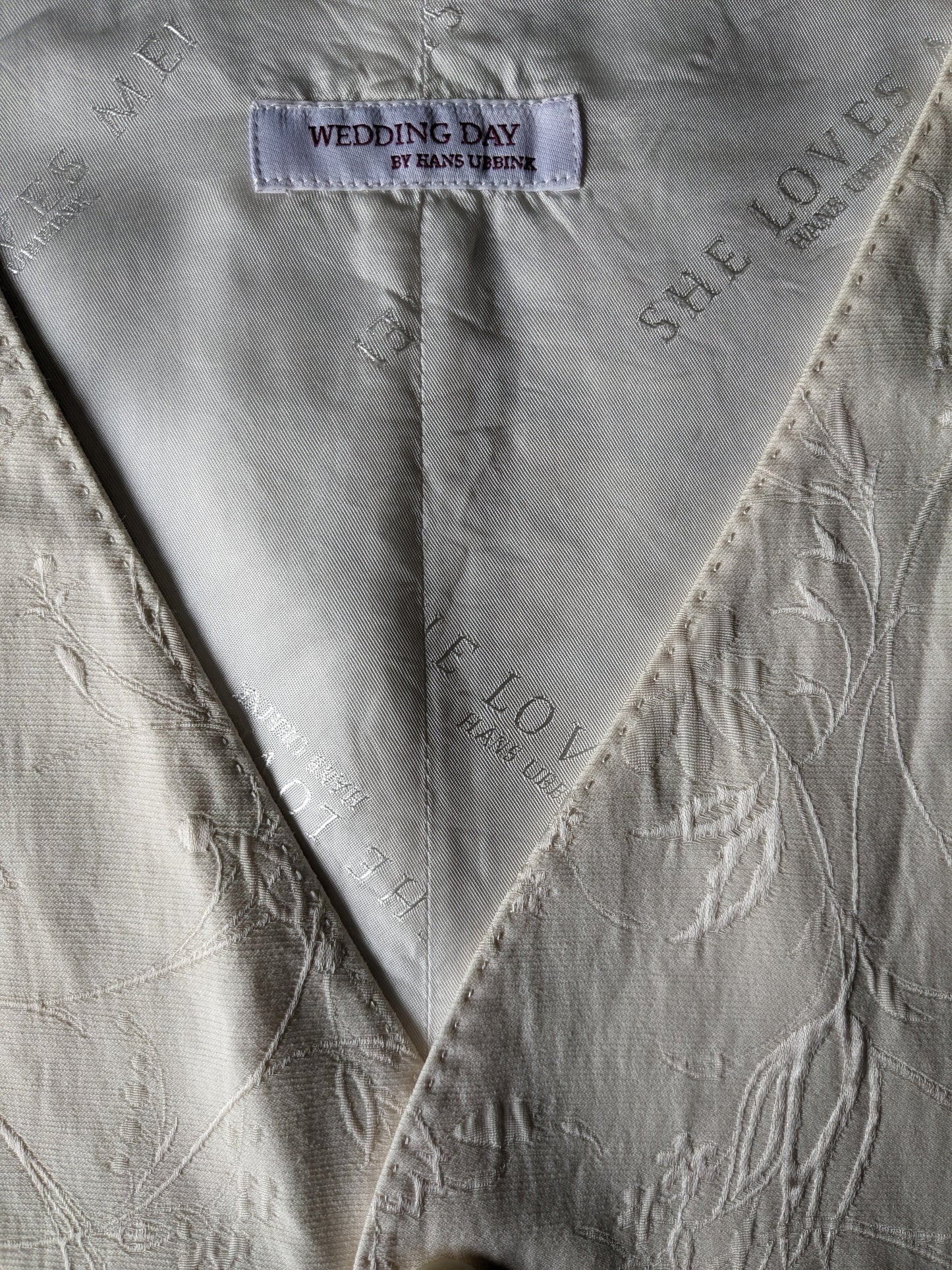Hans Ubbink Wedding Day waistcoat. Beige floral motif. Size 56 / XL.