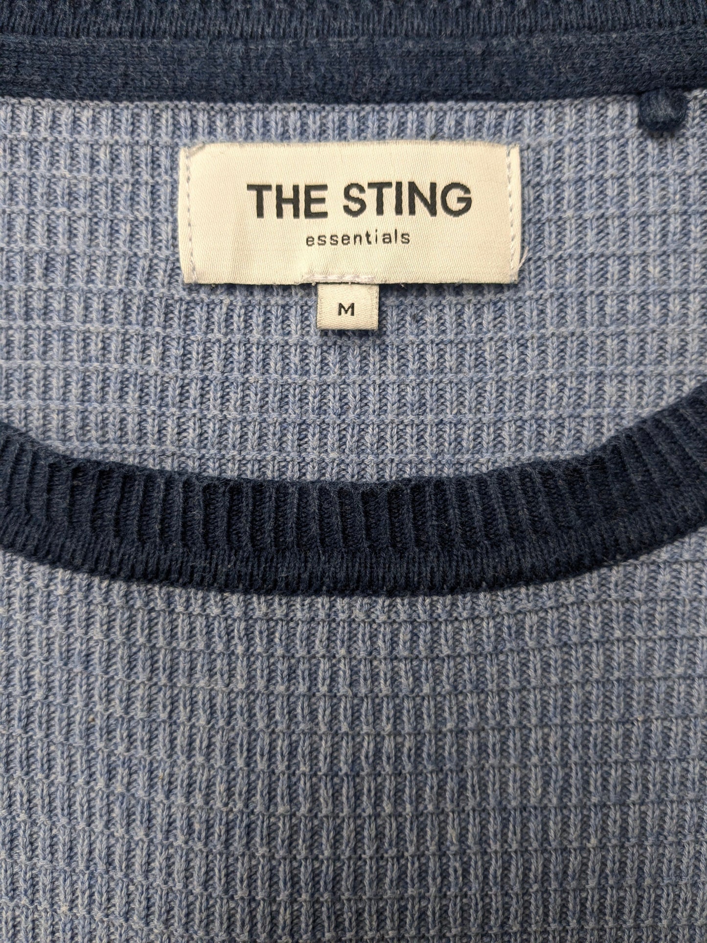 The sting thin sweater. Blue colored. Size M.
