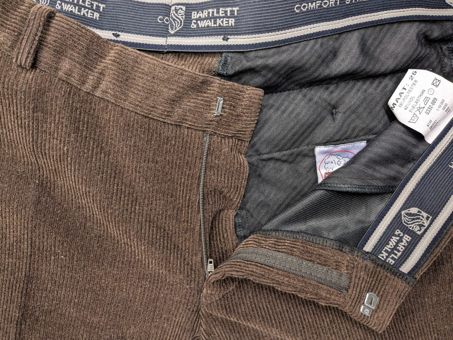 Bartlett & Walker Wollen Rib broek. Donker Bruin gekleurd. Maat 25 (50 / M). Comfort stretch. 42% Wol.