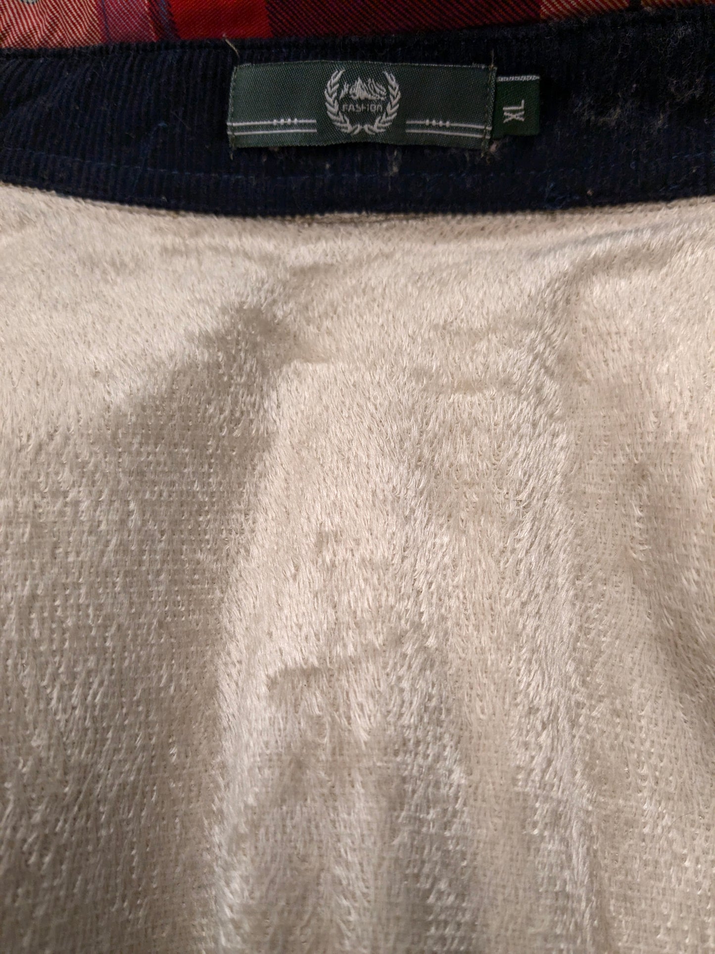 Camisa de moda de la libertad. Ligeramente forrado. Marrón verde negro rojo revisado. Tamaño L.