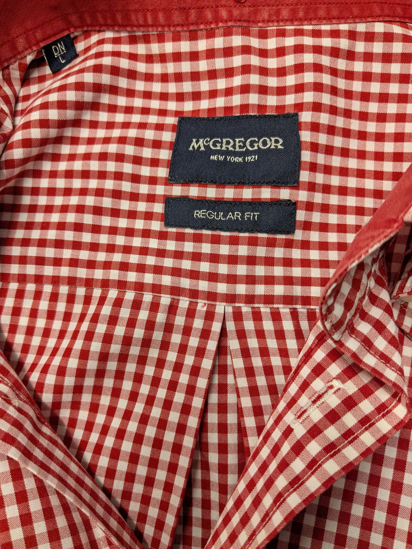 McGregor shirt short sleeve. Roos white checkered. Size L. Regular Fit.