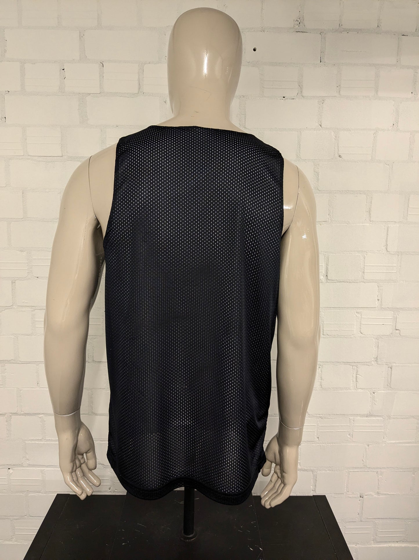 Chill sport shirt / singlet. Dubbelzijdig Zwart Wit gekleurd. Maat L.