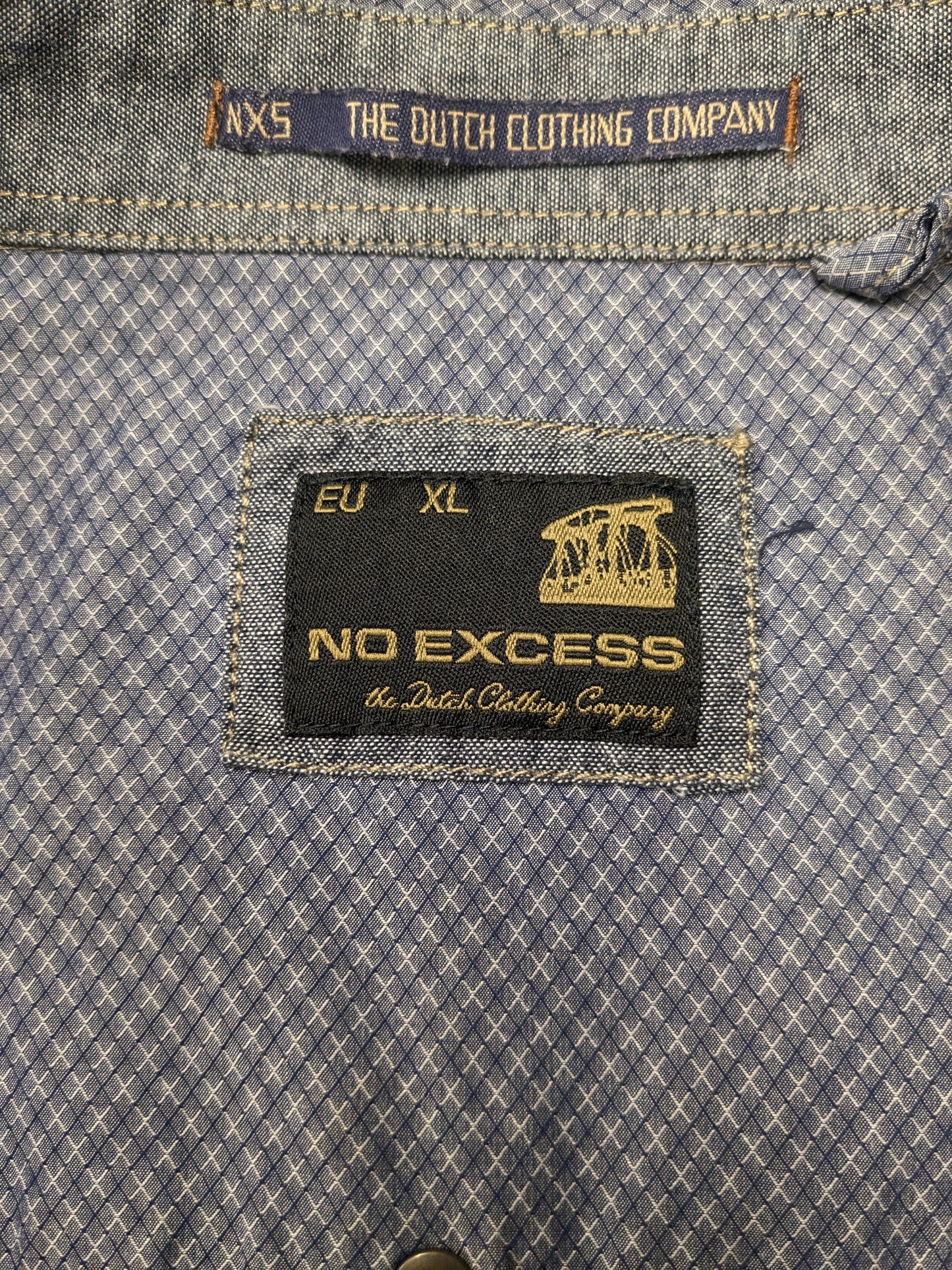 No excess shirt. Blue gray print. Size XL.