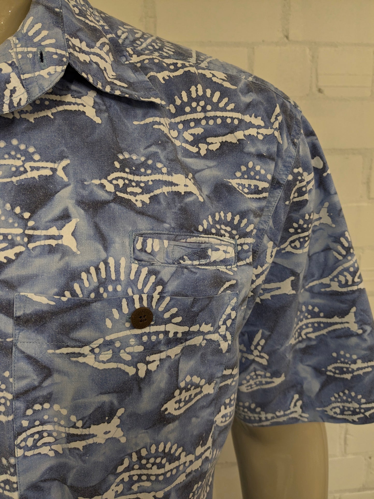 Vintage Flyshacker Hawaii Camiseta Camiseta corta. Estampado blanco azul. Tamaño xl.