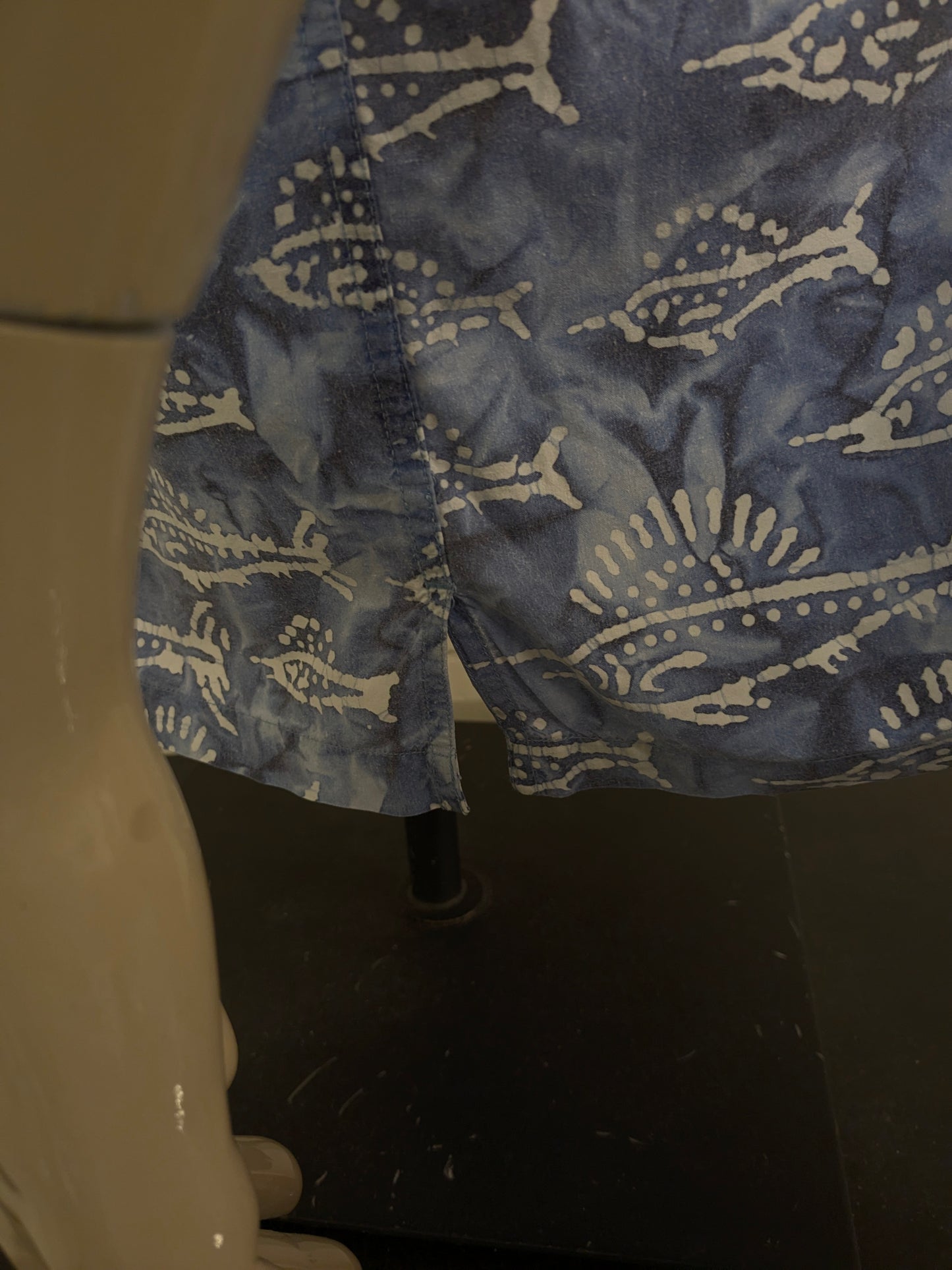 Vintage Flyshacker Hawaii Camiseta Camiseta corta. Estampado blanco azul. Tamaño xl.