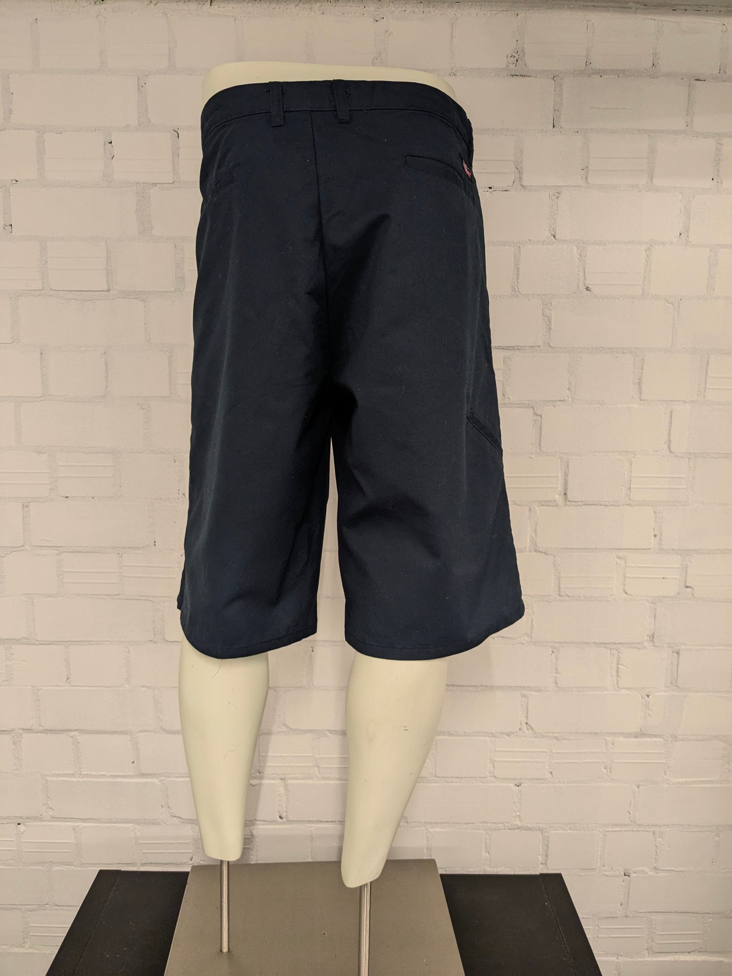 Dickies shorts. Dark blue colored. Size W40.