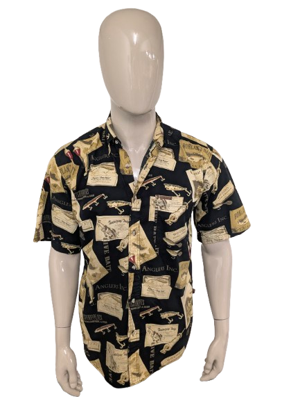 Vintage outdoor life shirt short sleeve. Green black print. Size M.