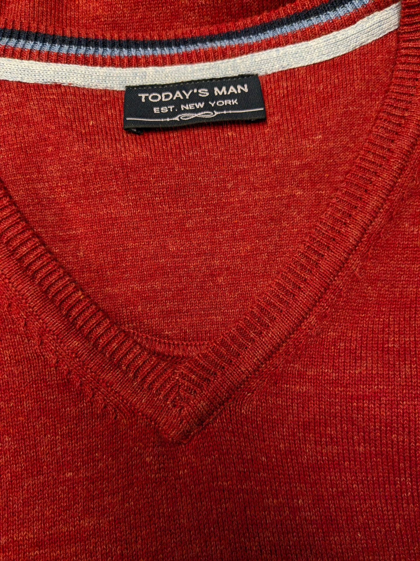 Today's Man spencer met V-Hals. Rood Oranje gemêleerd. Maat XL.