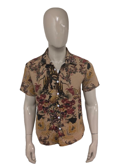 Vintage brandless shirt short sleeve. Brown red yellow print. Size L.