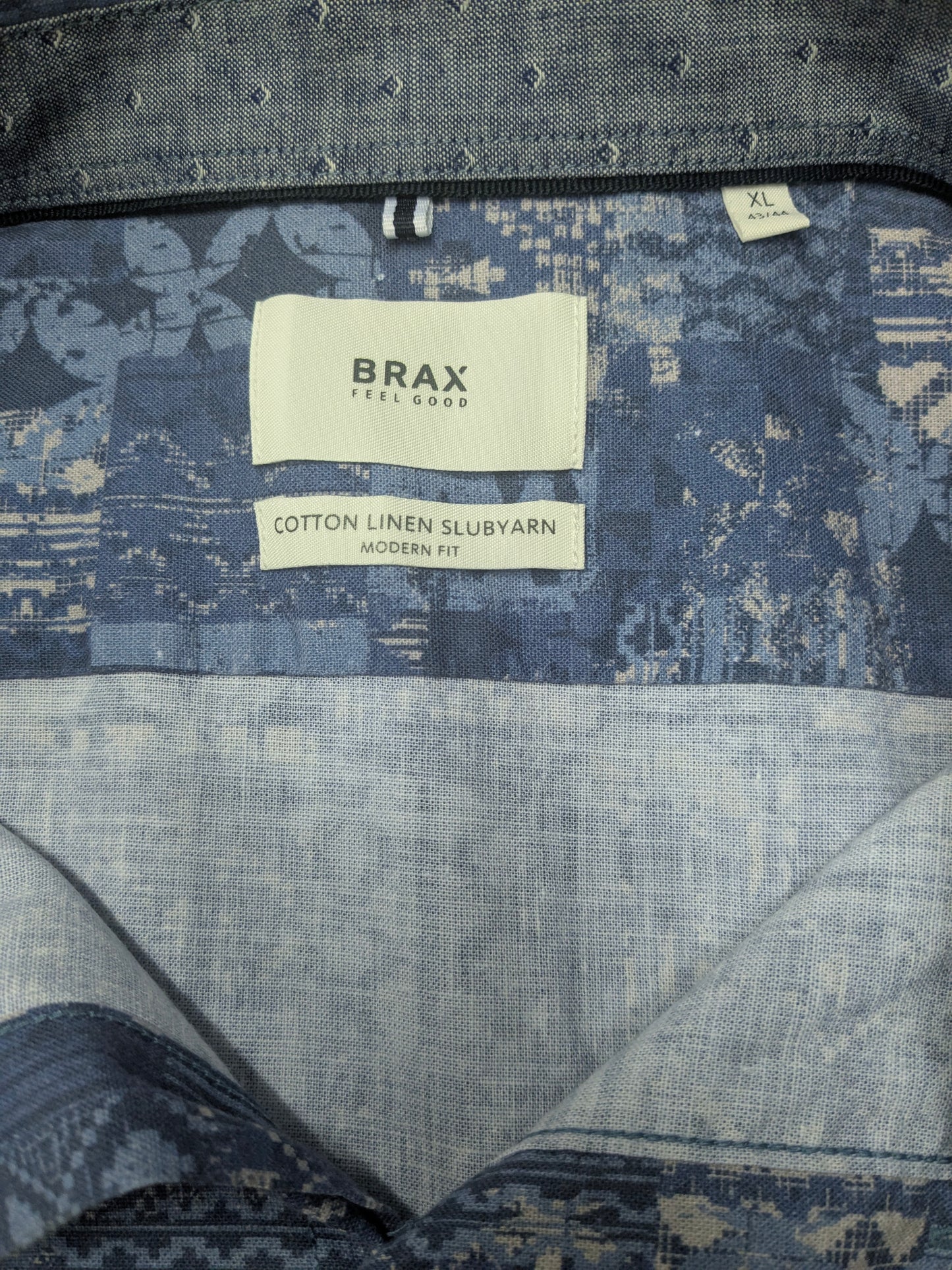 Sleeve corta della camicia di lino Brax. Stampa blu beige. Taglia XL. Fit moderno.