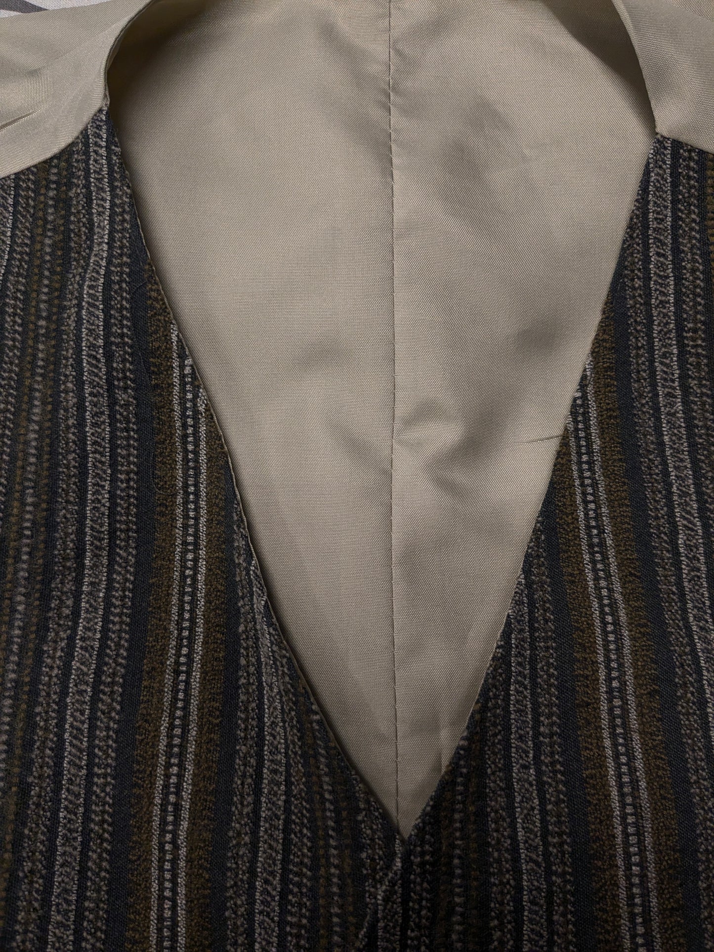 Vintage Men's Fashion Club wafermet. Beige green gray striped. Size M.