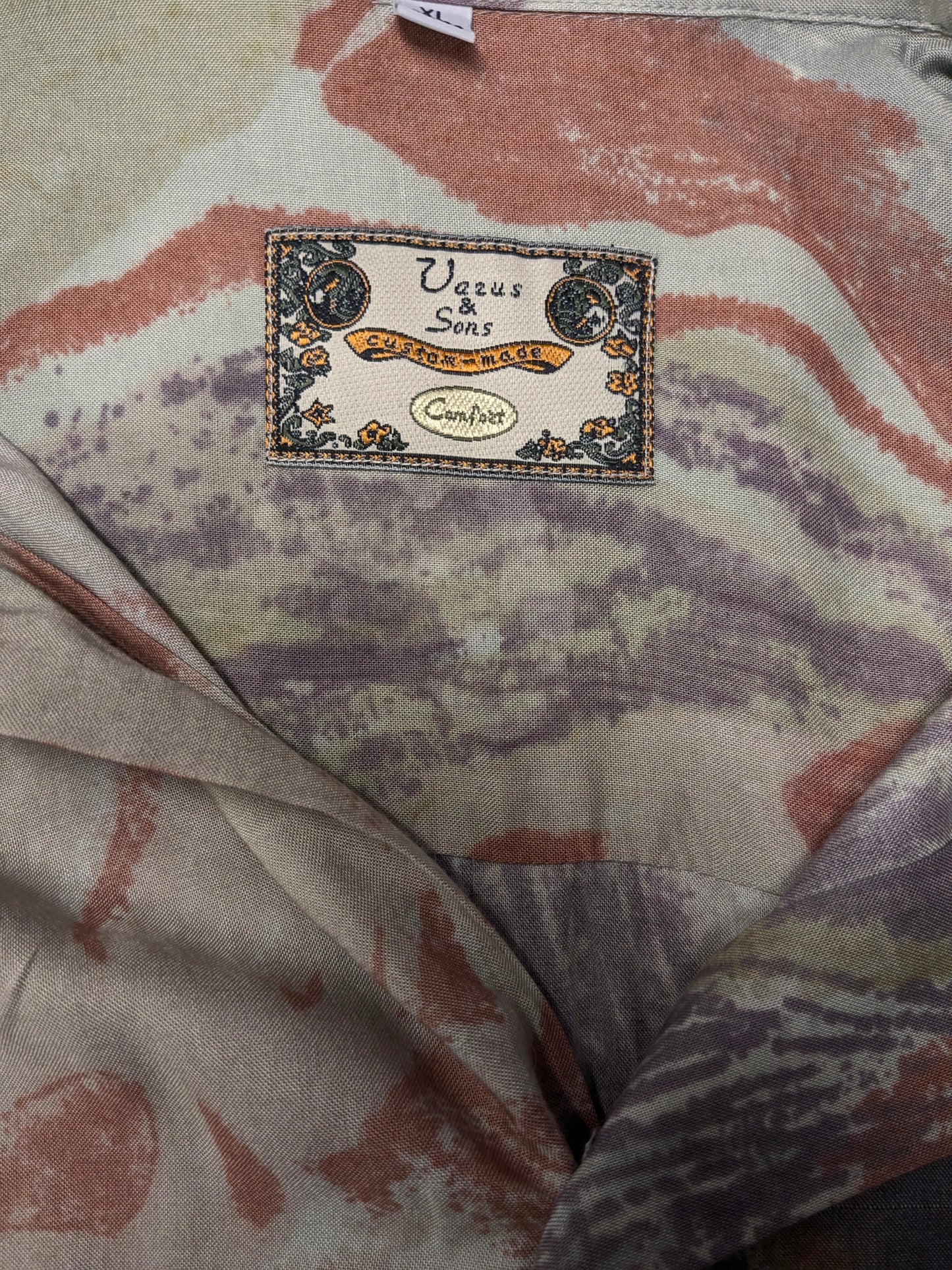 Vintage 80-90's Vasus & Sons overhemd korte mouw. Groen Paars Rode print. Maat 3XL / XXXL. Viscose.