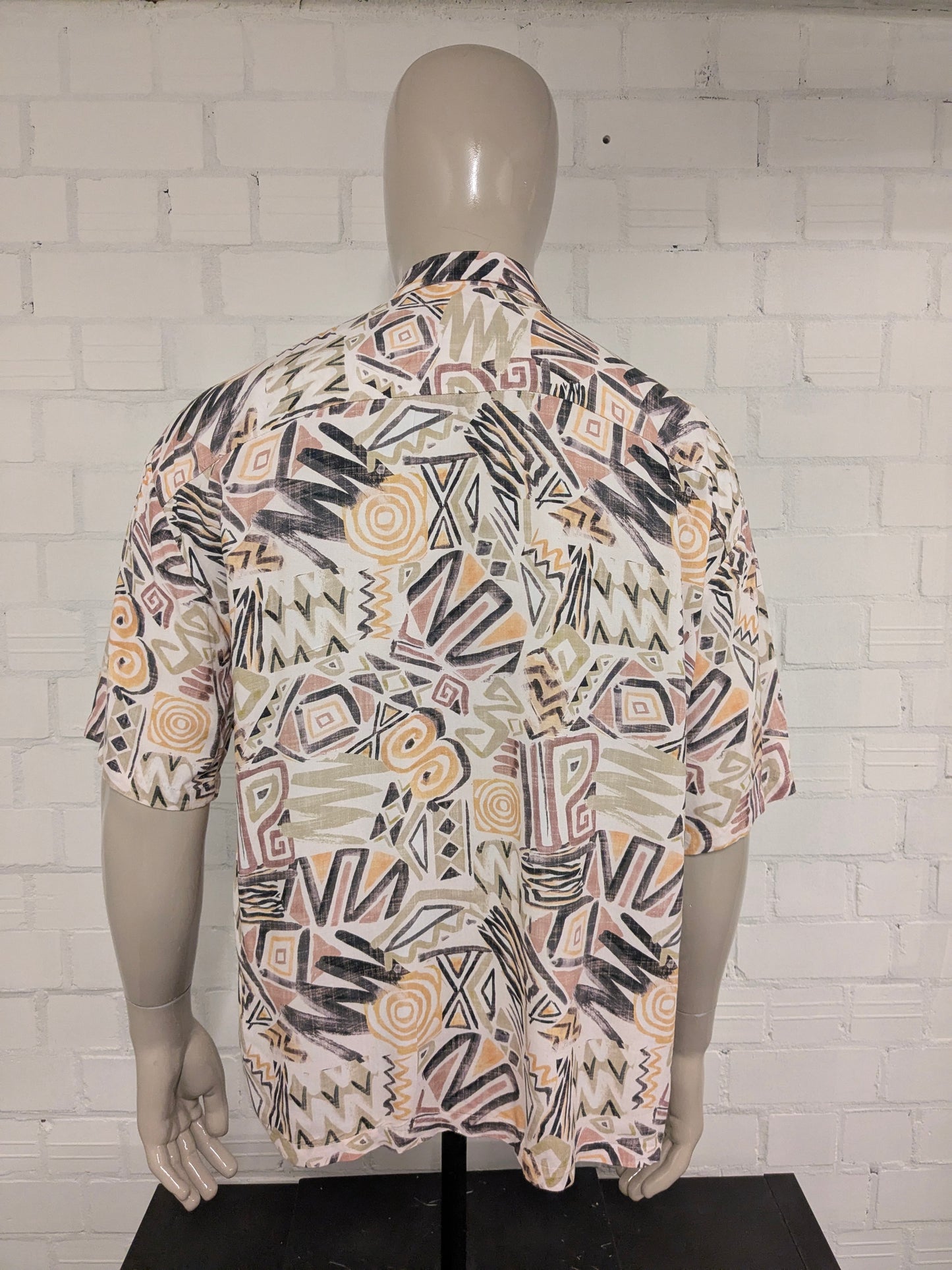 Pull & Bear shirt short sleeve. Green yellow brown print. Size oversized M. to XL.