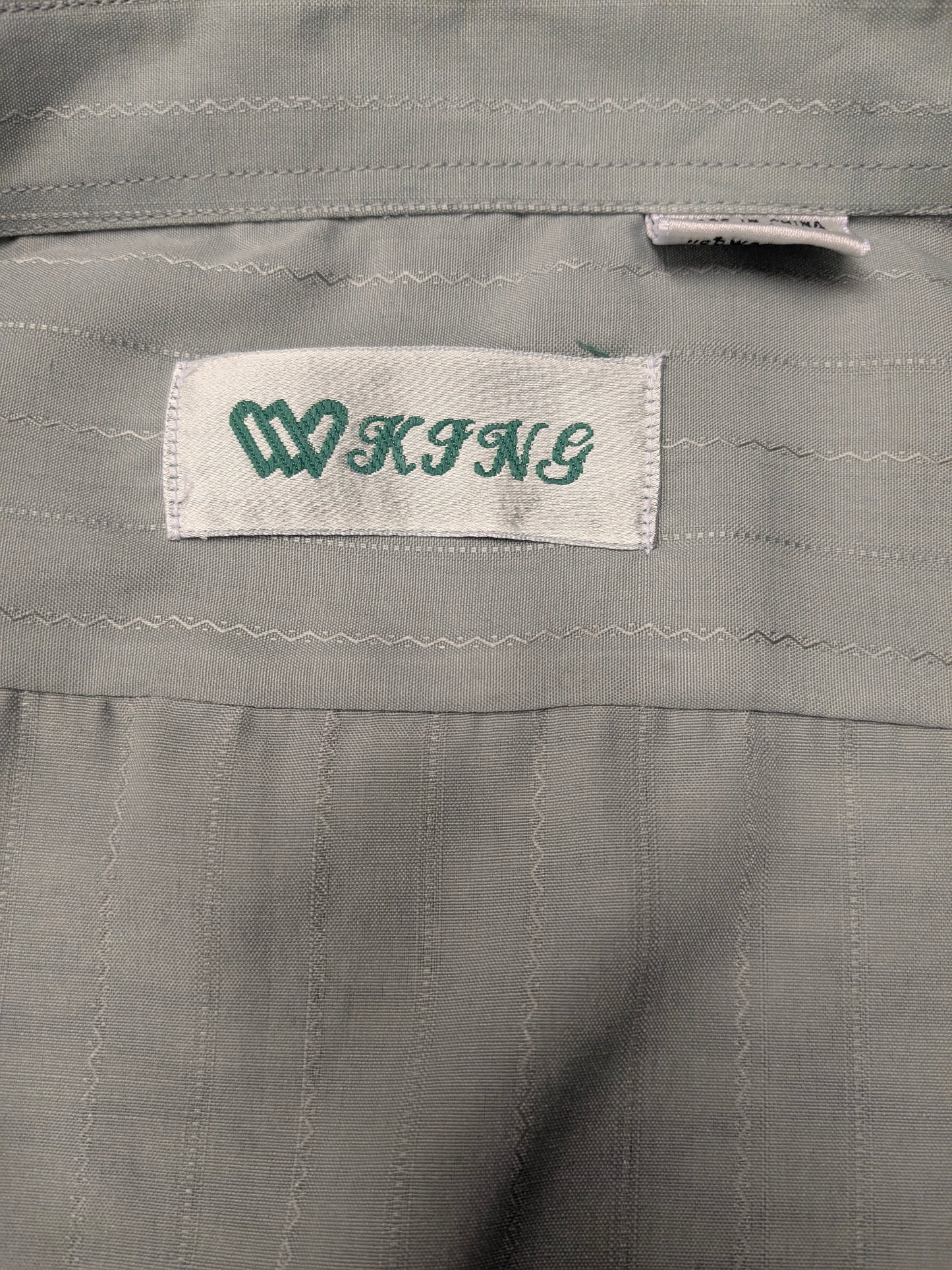 Vintage 70's king shirt. Light green striped motif. Size 2XL / XXL.