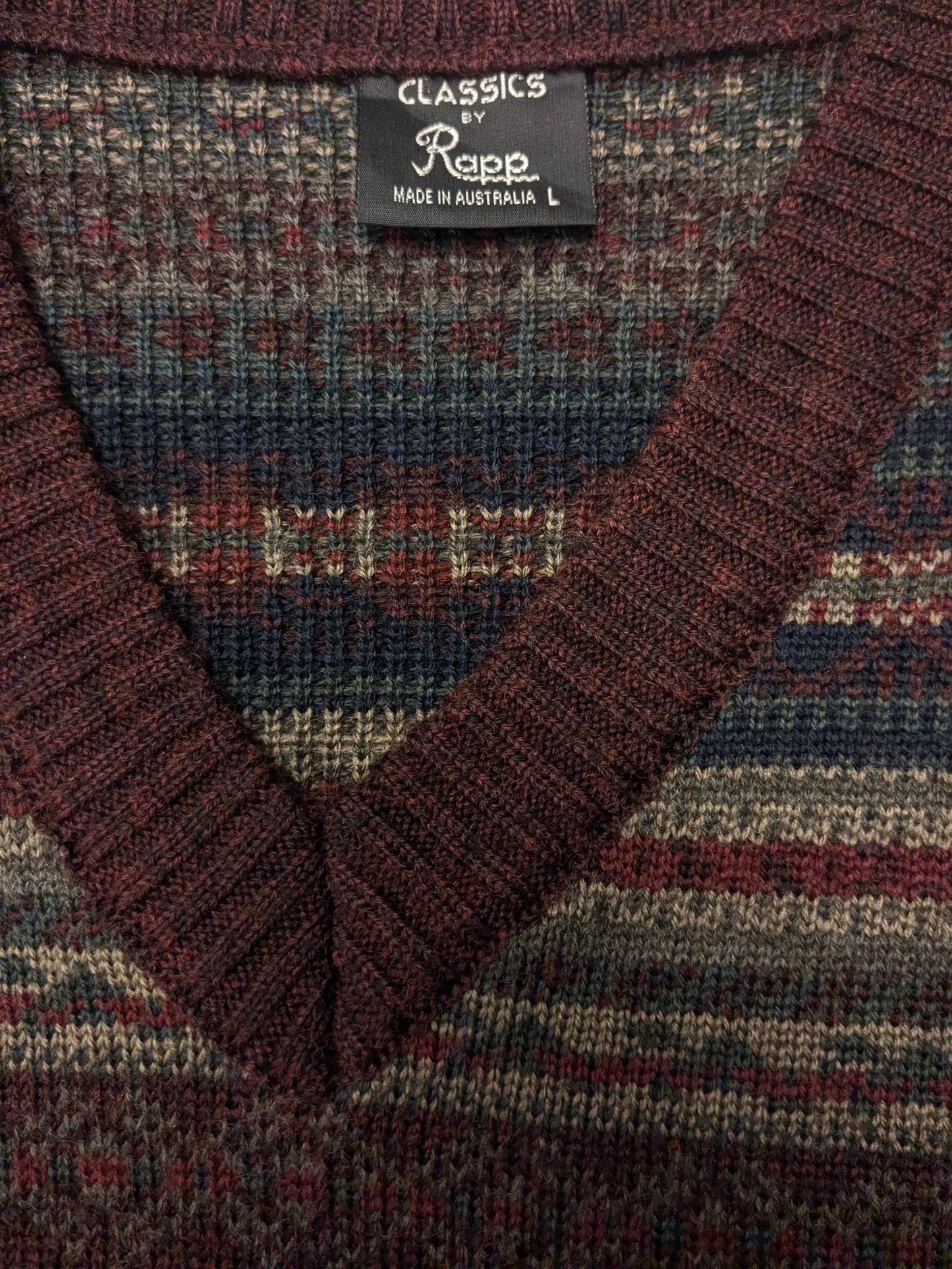 Vintage Classics by Rapp Wollen trui met V-Hals. Bordeaux Blauw Groen gekleurd. Maat L. 30% Wol.