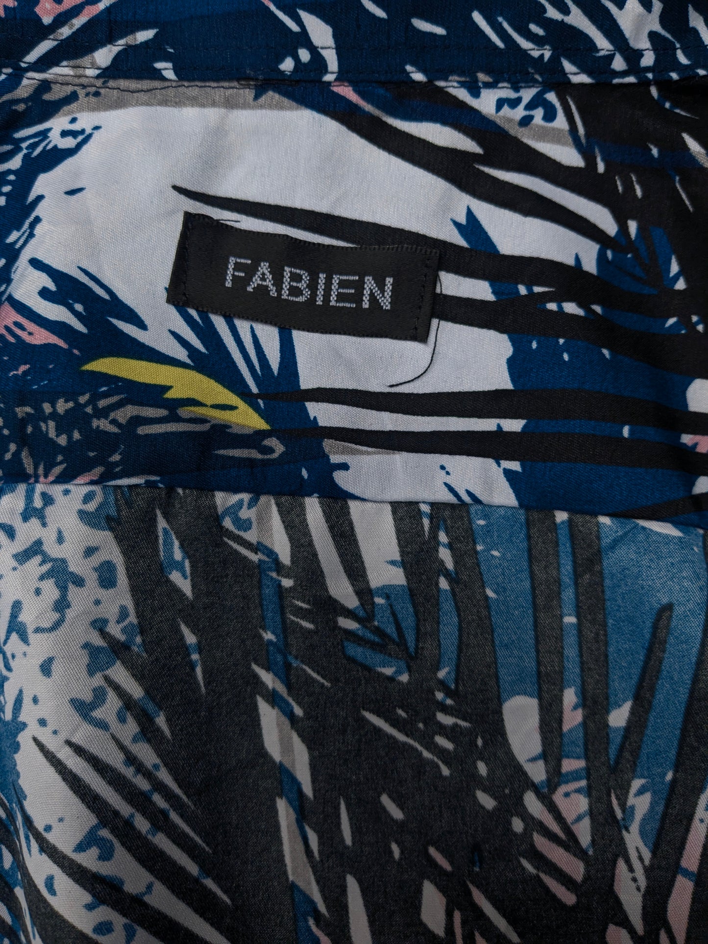 Vintage fabien shirt. Blue yellow pink print. Size L.