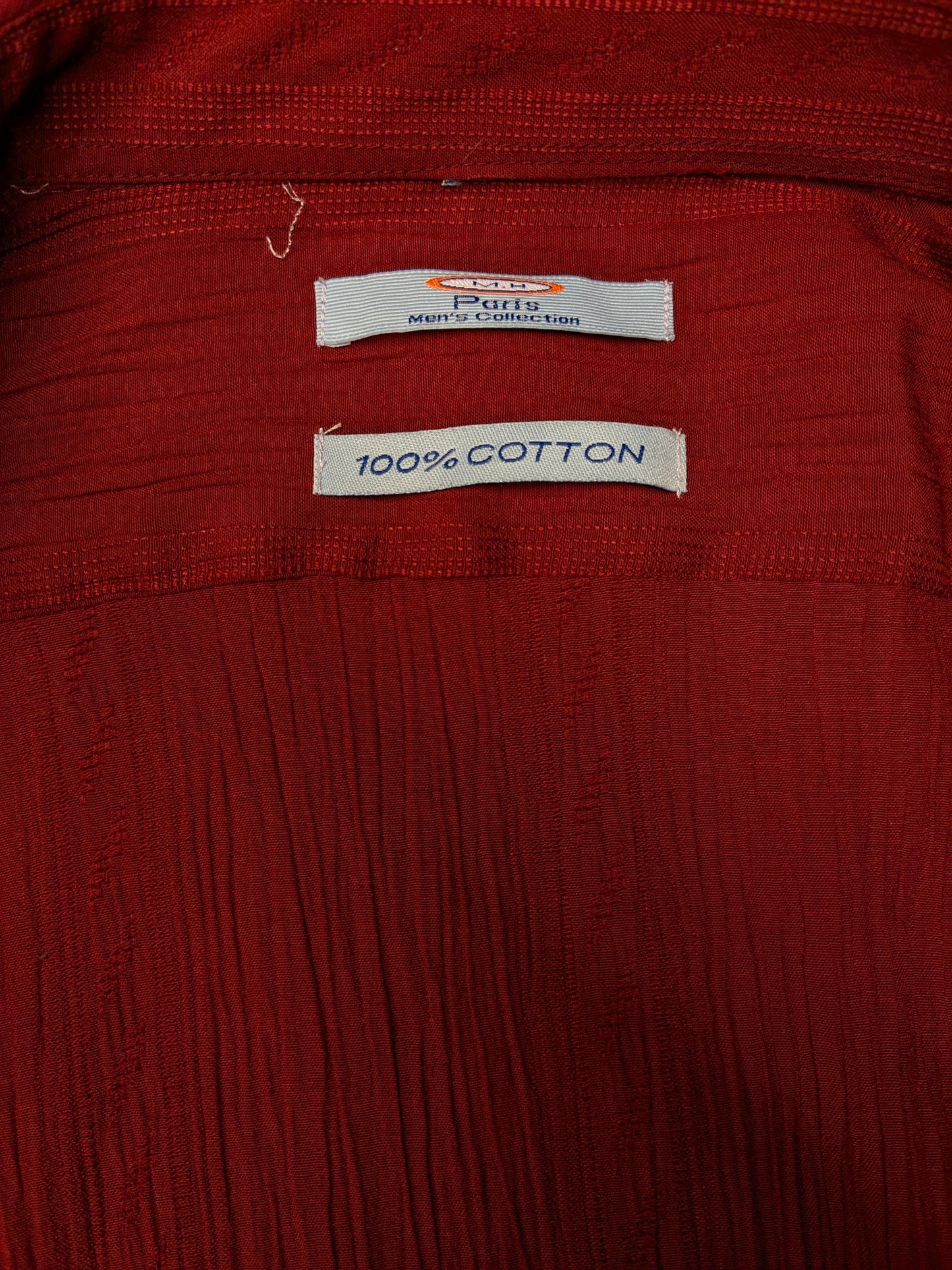 Vintage M.H. Paris shirt with wrinkle effect. Red colored. Size L.
