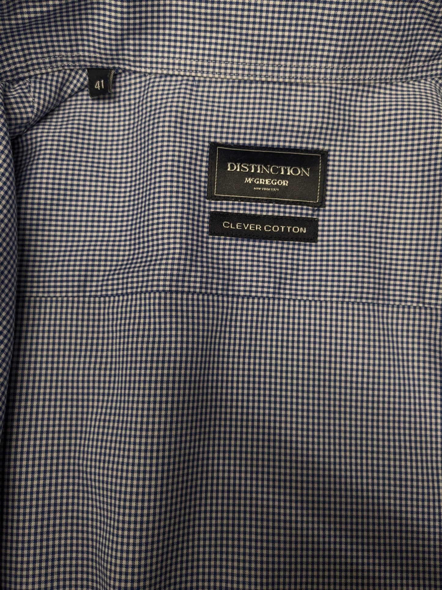 McGregor Distinction shirt. Blue white motif. Size L.