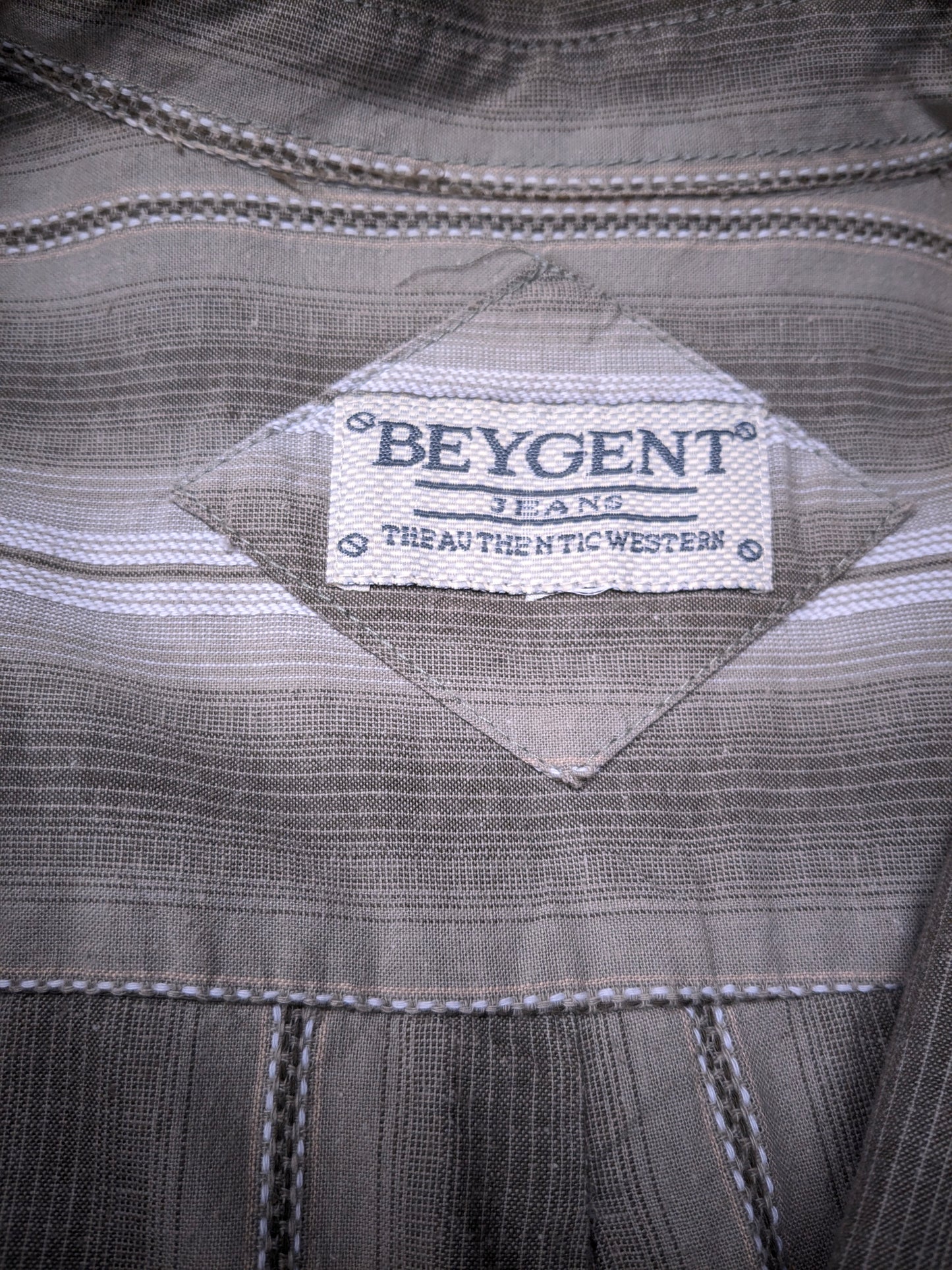 Vintage Beygent shirt. Green white striped motif. Size L.