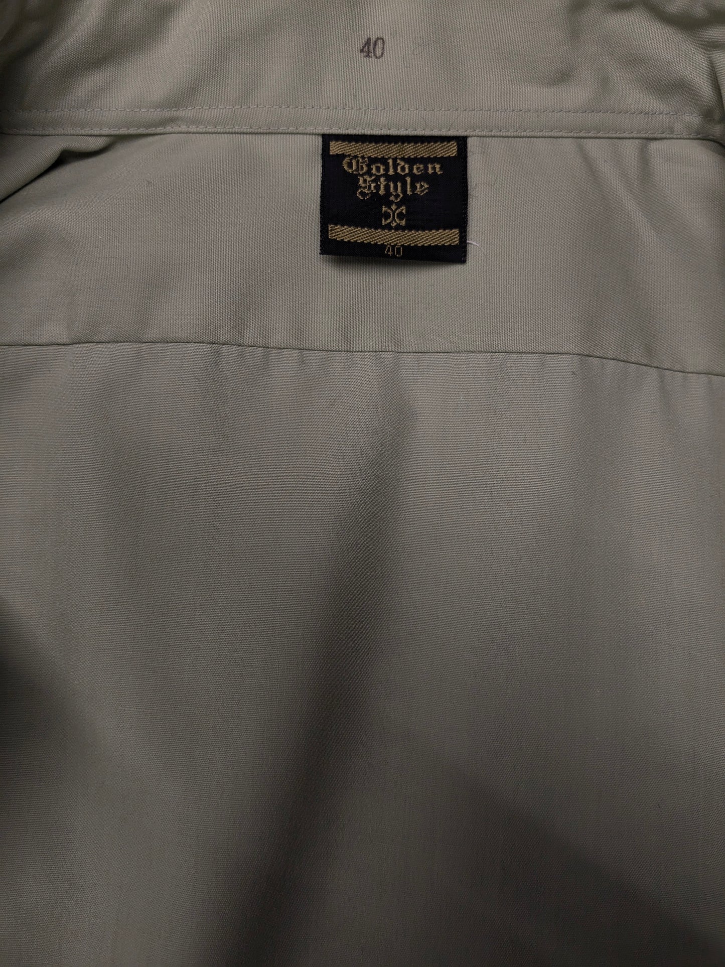 Vintage 70er Golden Style -Shirt mit Punktkragen. Farbig grün. Größe L. Casual Manschettenknoten.
