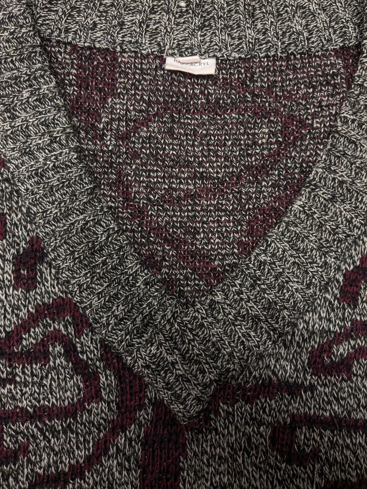 Vintage trui met V-Hals. Bordeaux Zwart Grijs gemêleerd. Maat XL.