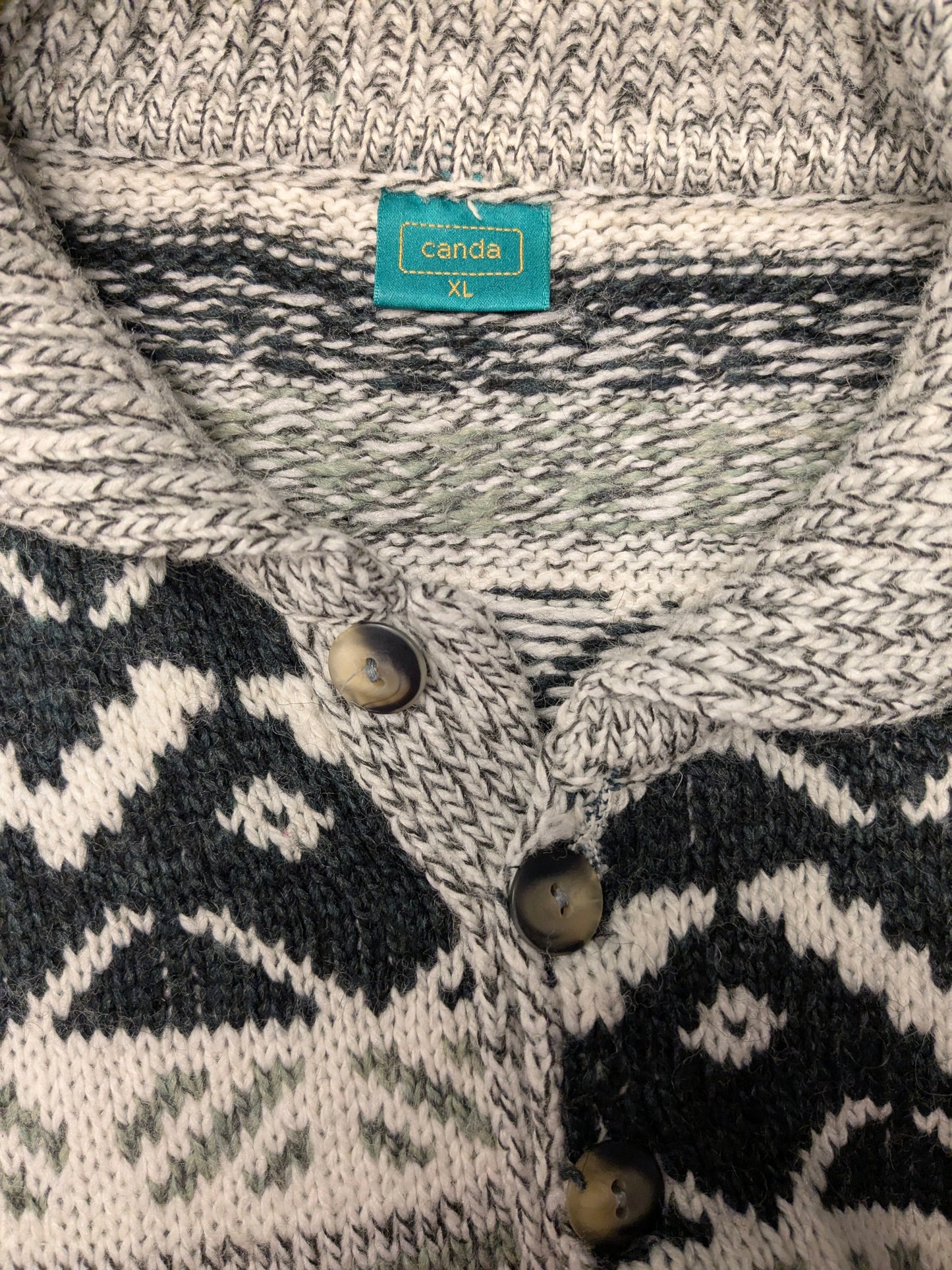 pull polo en laine Canda vintage. Couleur vert gris blanc. Taille 2XL/XXL. 20% Laine.