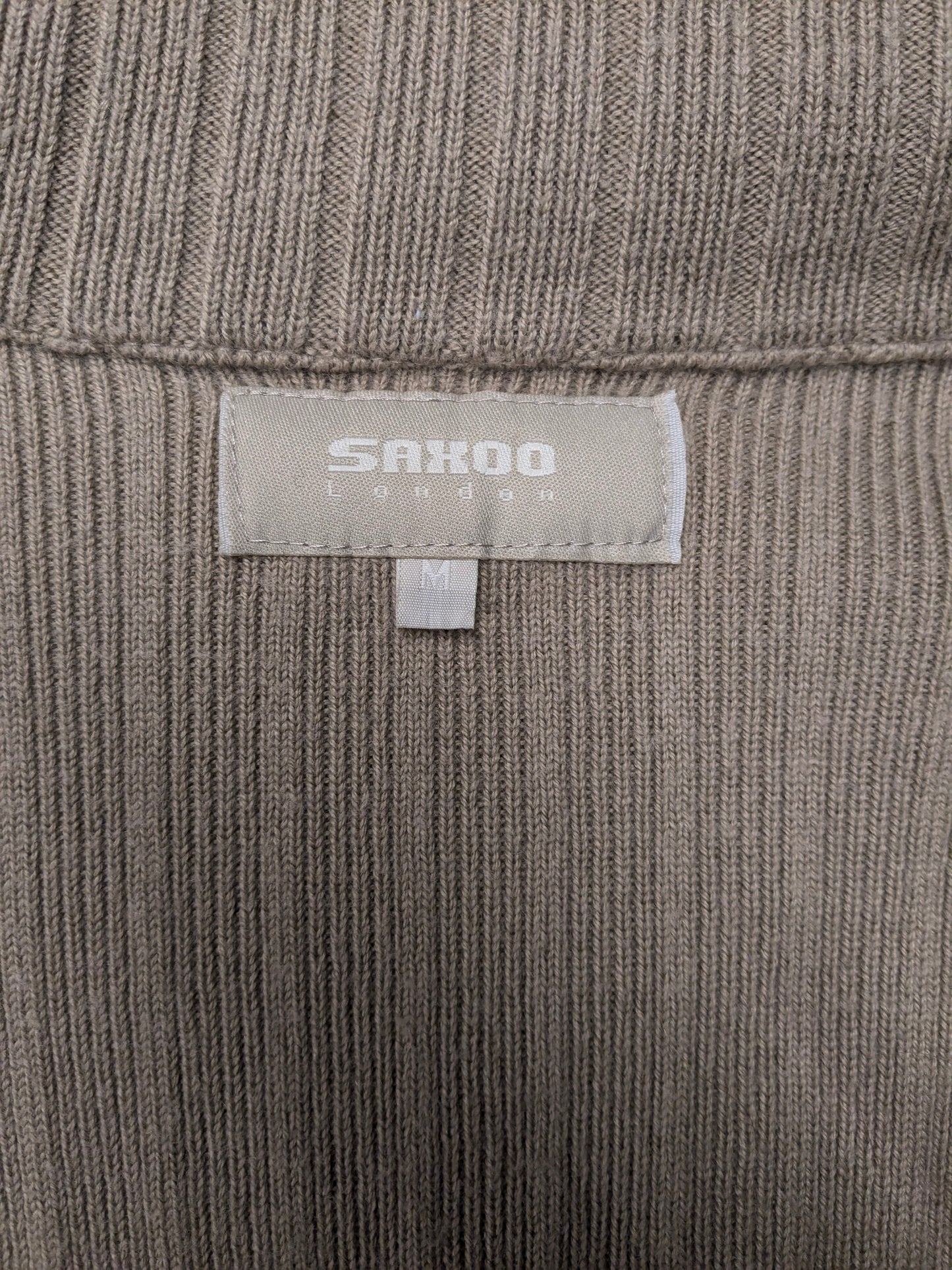 Cárdigan Saxoo de lana merino. Motivo táctil beige. Talla M. 50% Lana.