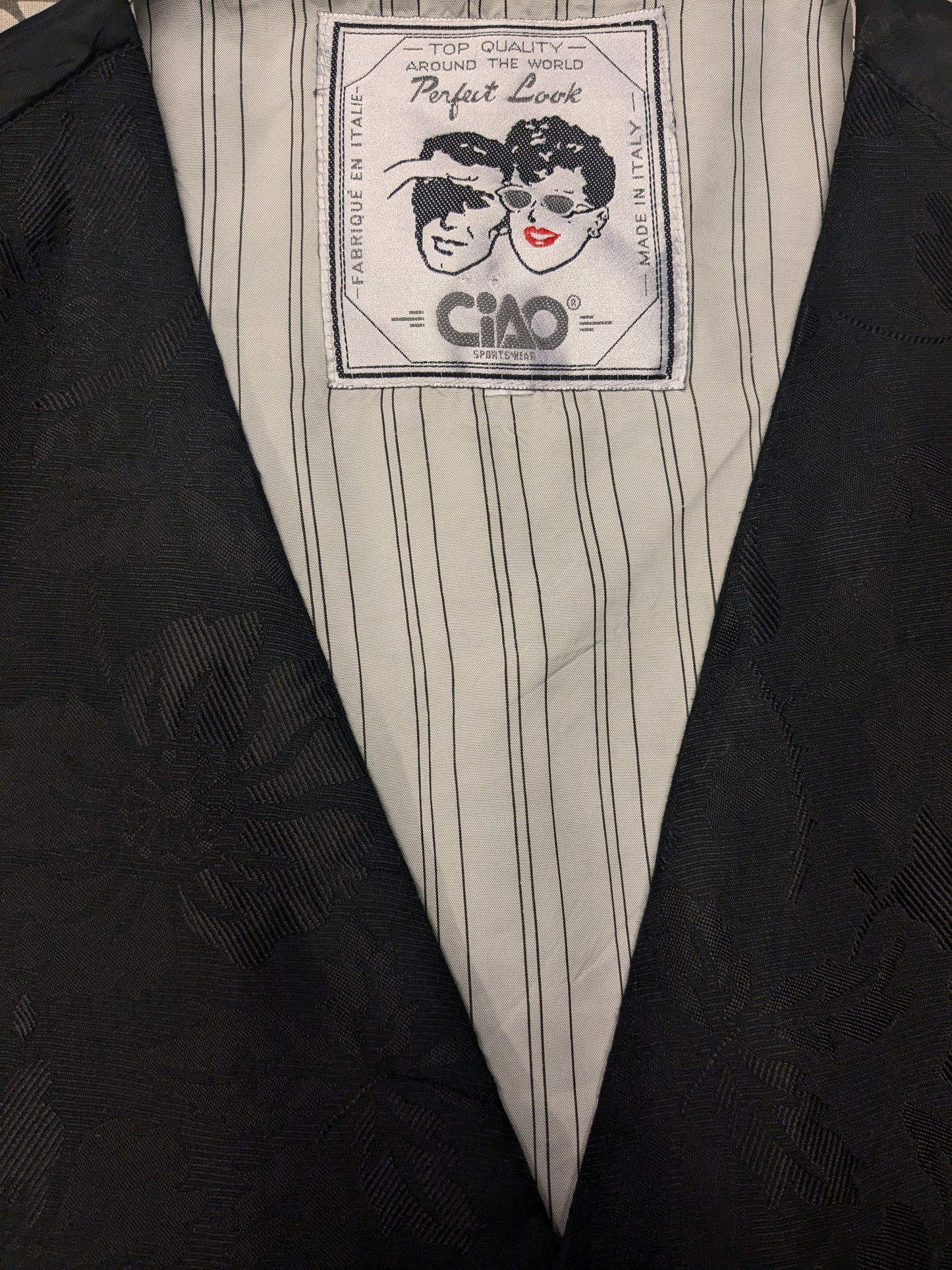 Vintage Ciao gilet. Zwart glanzend bloemen motief. Maat M.