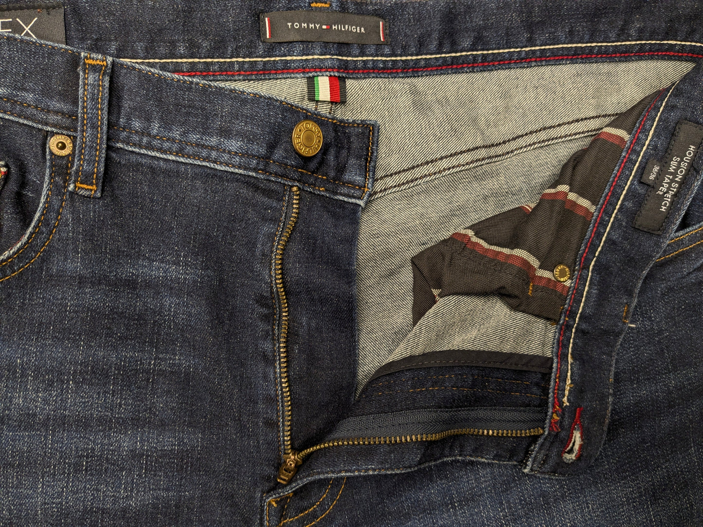 Tommy Hilfiger jeans. TH Flex. Dark Blue colored. Size W36 - L36. Houston stretch.