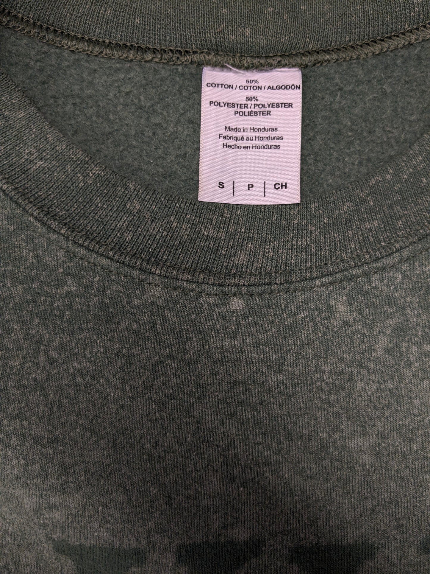 Hakuna Matata sweater. colored green. Size S.