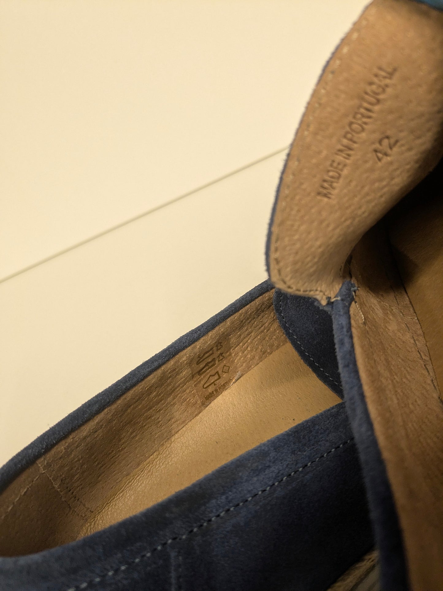 Mocassini in pelle Manfield. Colore Blu Beige. Taglia 42.