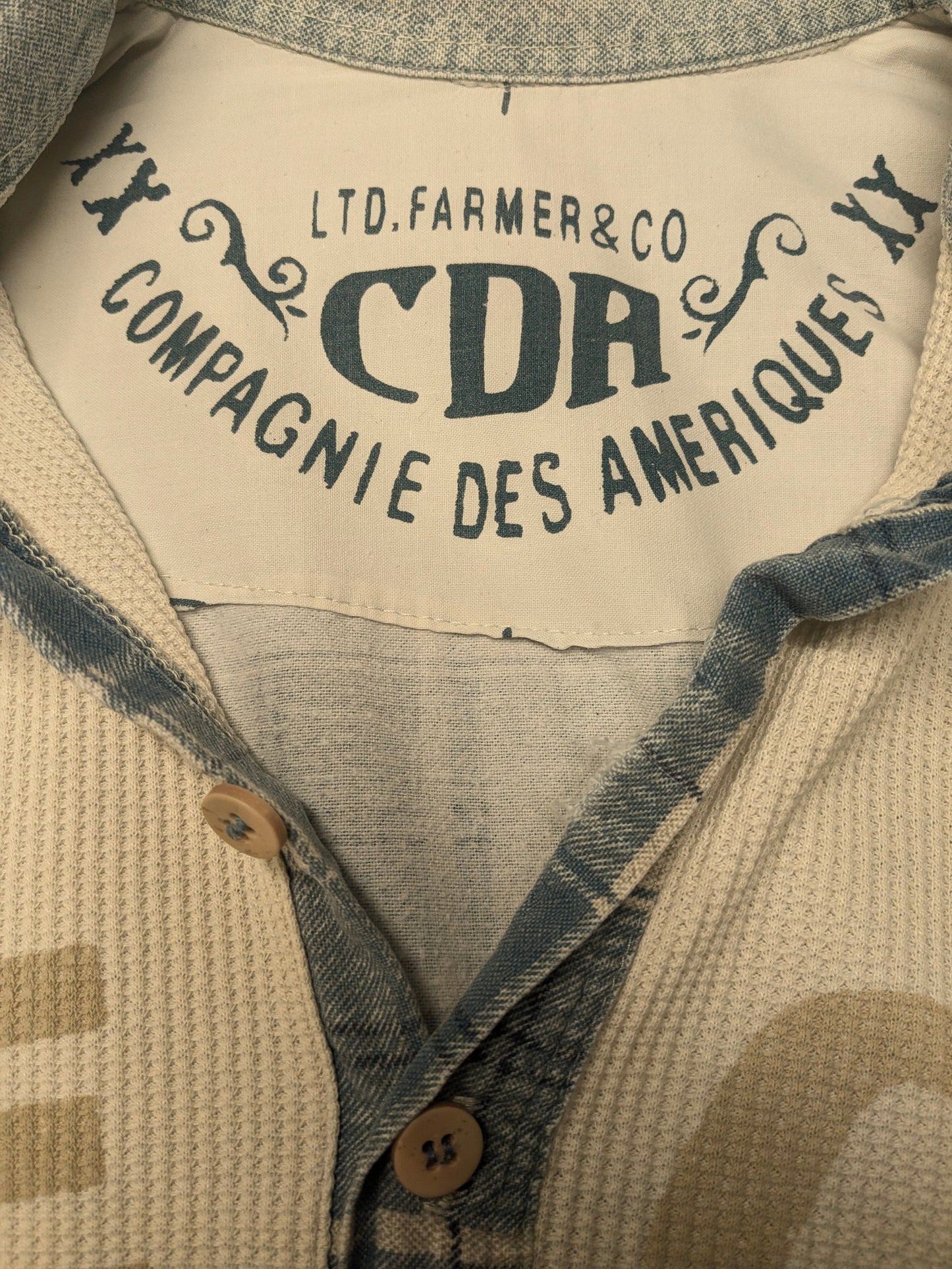 Suéter polo fino CDA vintage. Color beige gris azul. Talla XL.