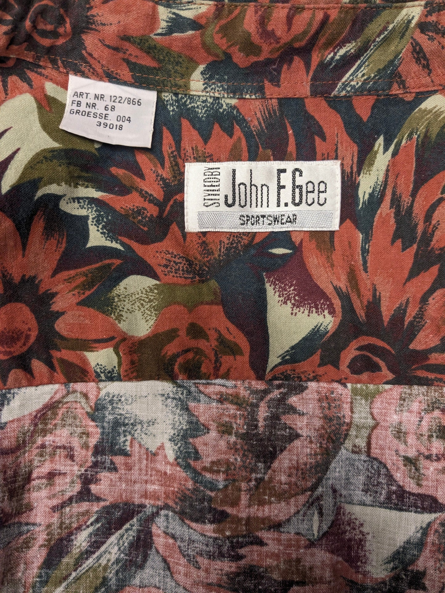 Camisa vintage de John F. Gee. Estampado floral naranja verde. Talla XL.