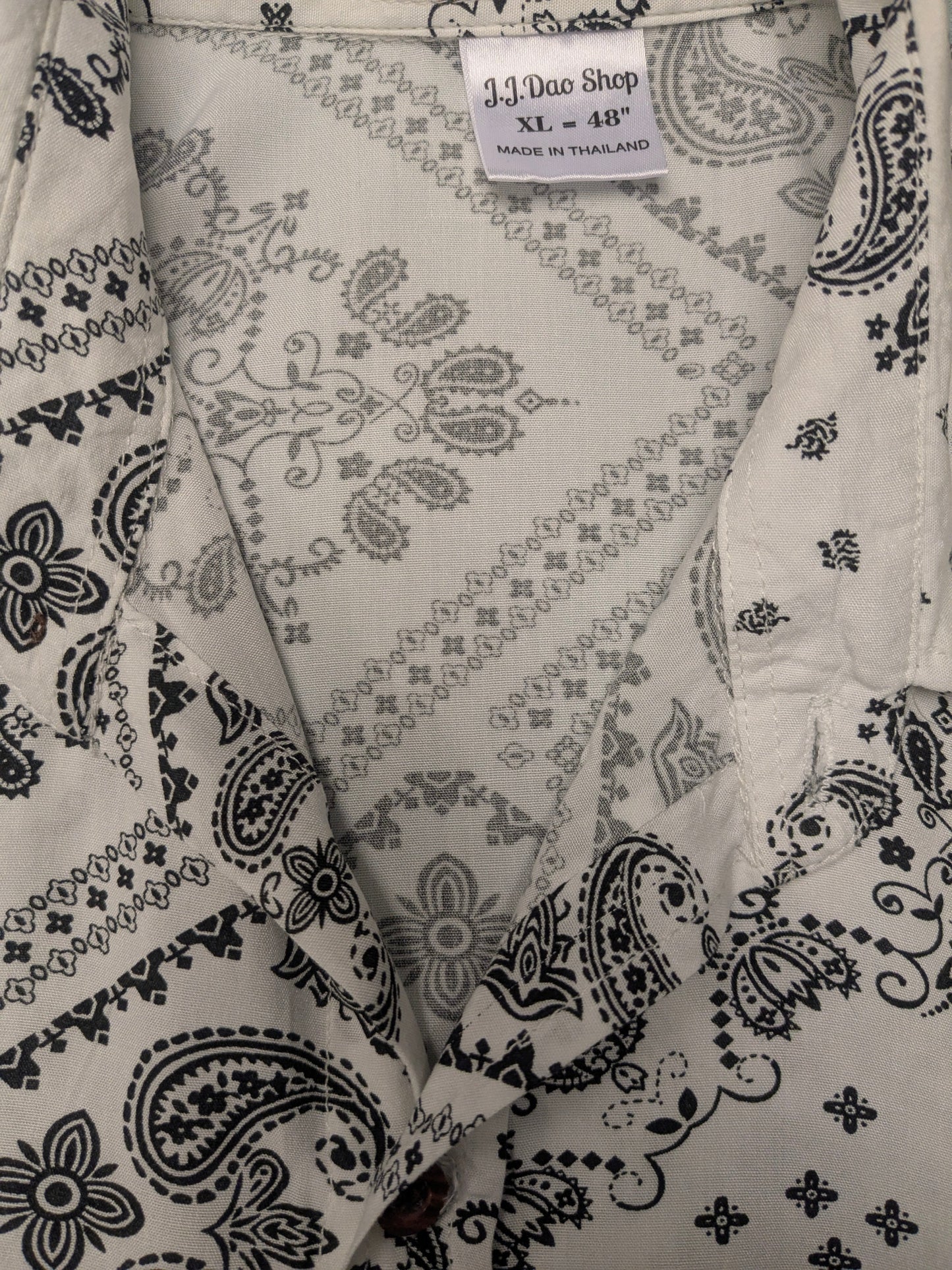 J.J.Dao shop overhemd korte mouw. Beige Zwarte print. Maat XL.