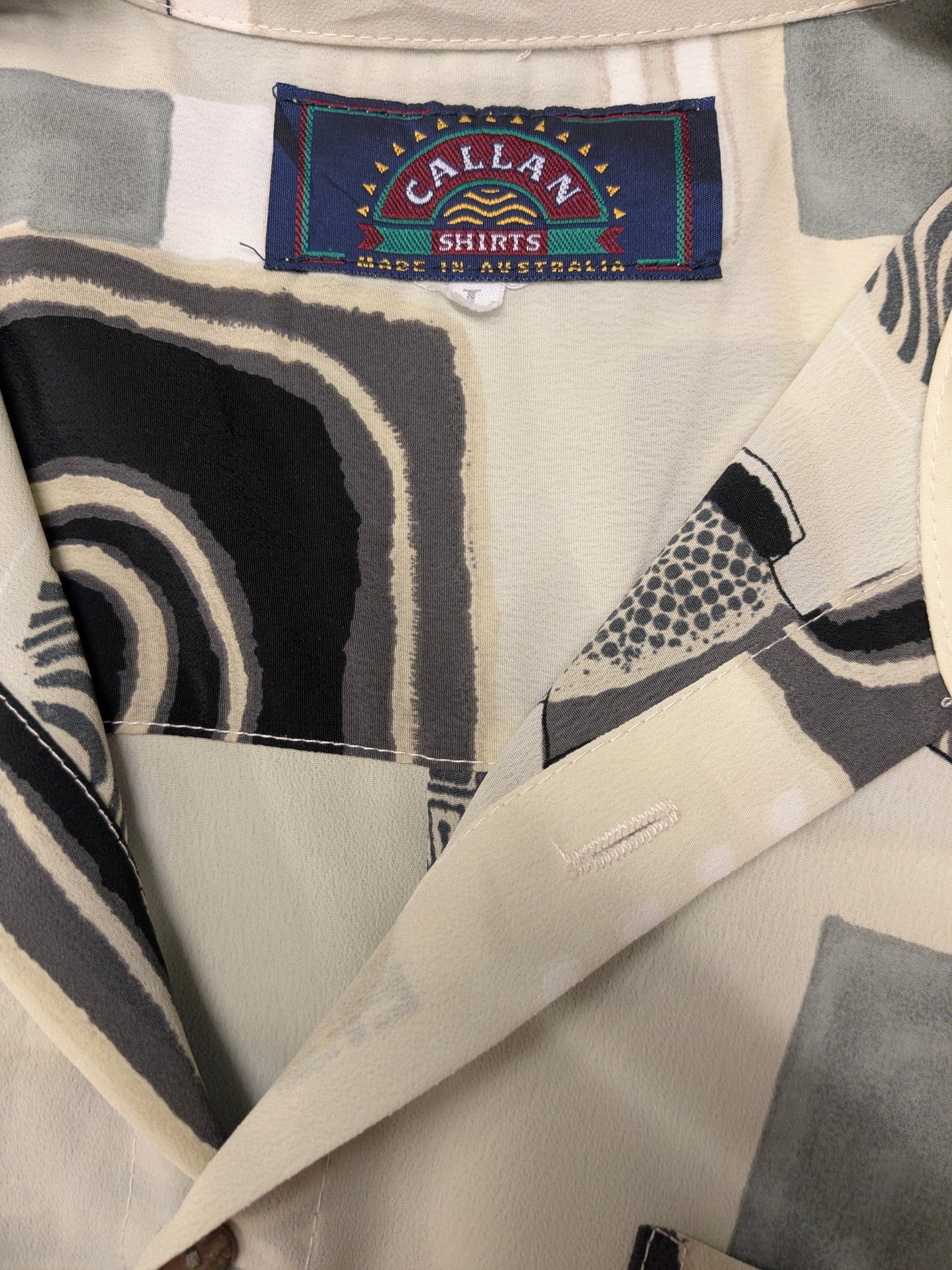 Vintage Callan 80-90's overhemd korte mouw. Beige Grijs Zwarte print. Maat XL.
