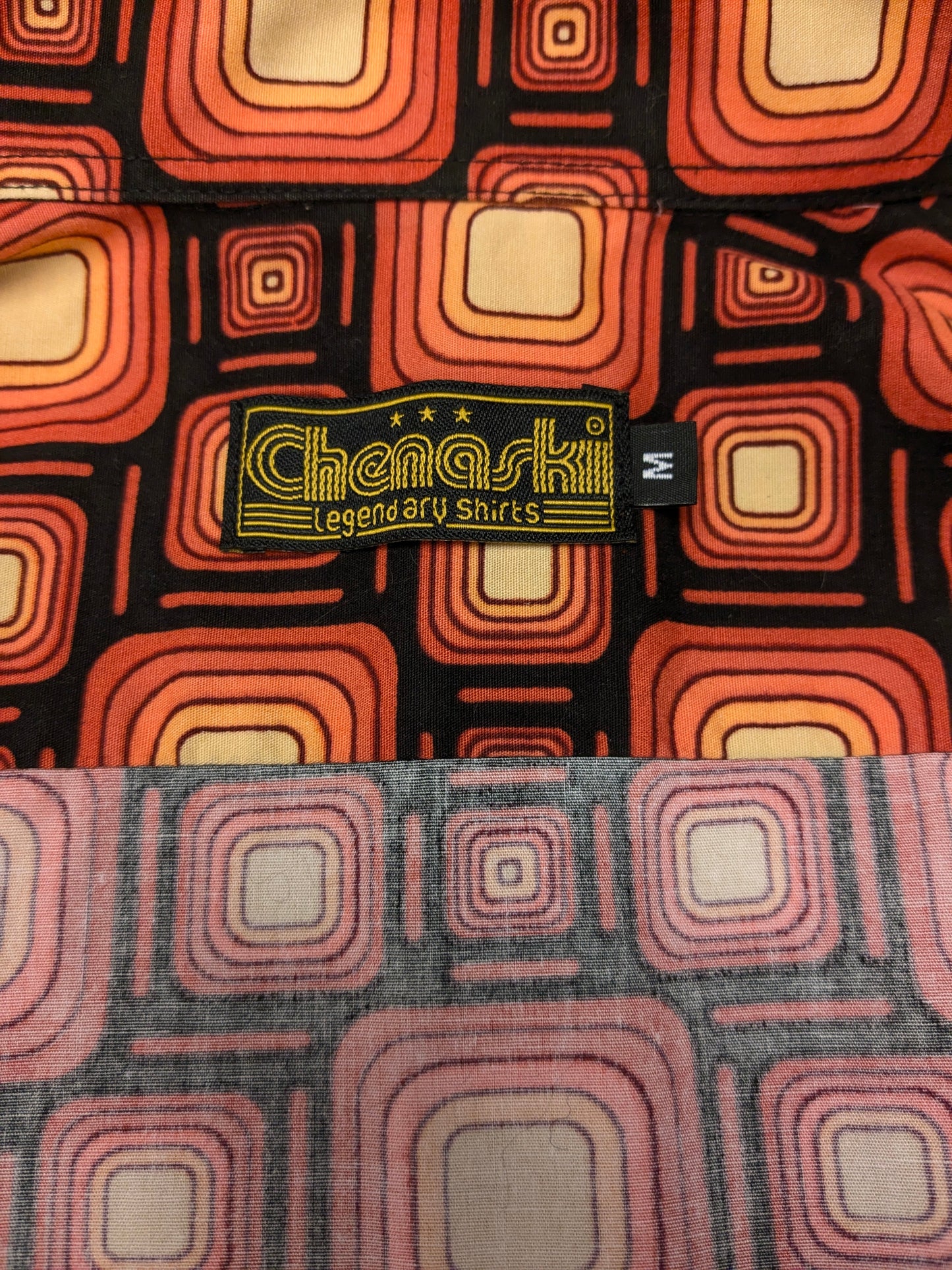 Chenaski overhemd. Oranje Zwarte print. Maat M.