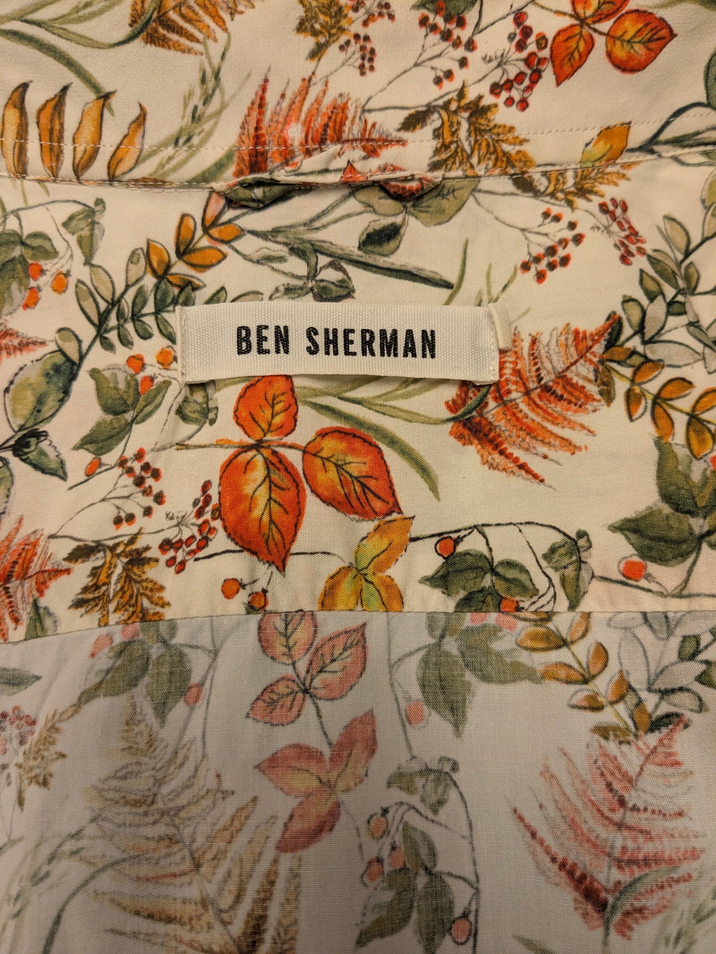 Ben Sherman overhemd. Beige Groen Oranje Rode bloemen print. Maat M.