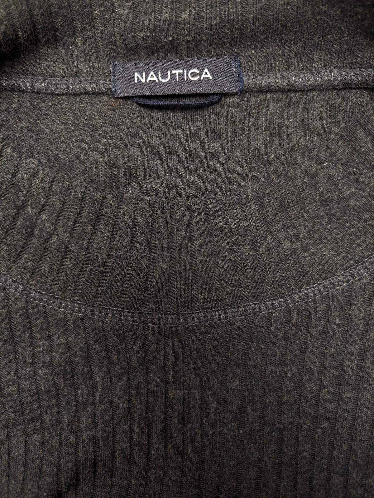 Nautica trui. Grijs Rood gekleurd. Maat 2L / XXL.