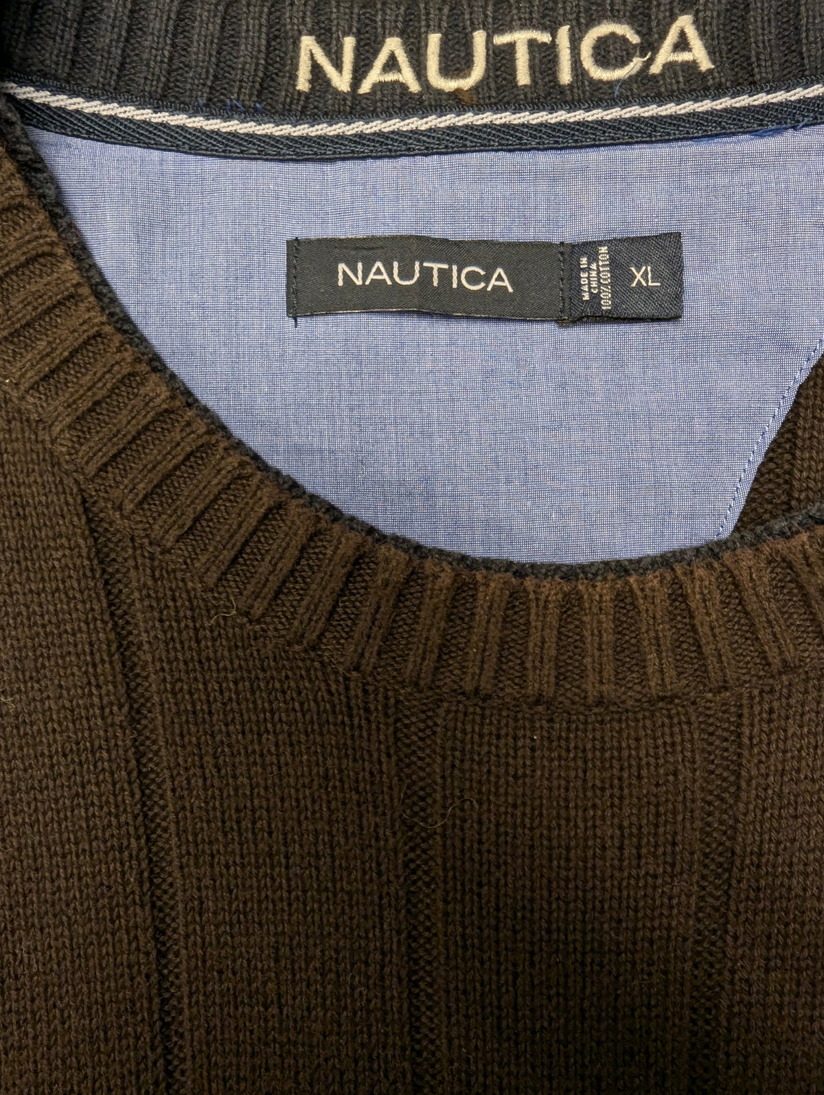 Nautica trui. Donker Bruin gestreept. Maat XL.