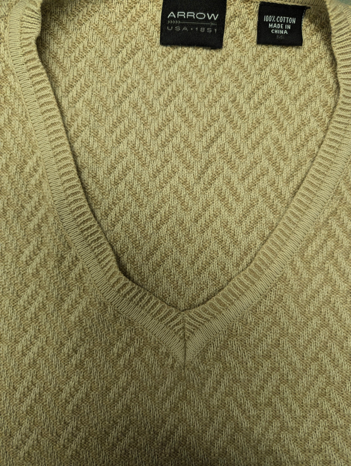 Arrow Spencer met V-Hals. Beige visgraat motief. Maat L.