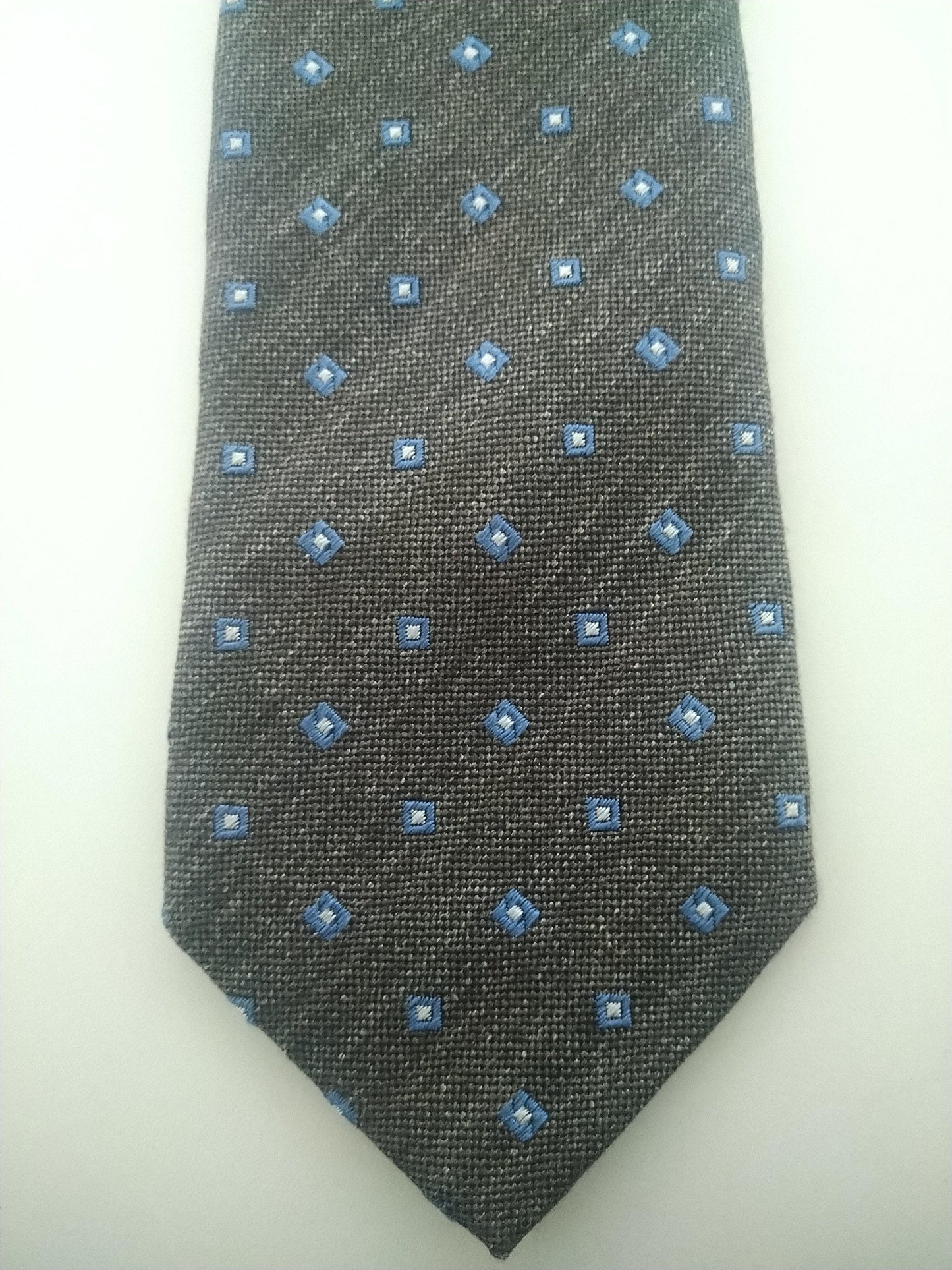 Andrew's Ties / A & D Milano stropdas. Antraciet met blauw witte puntjes. Zijde - EcoGents
