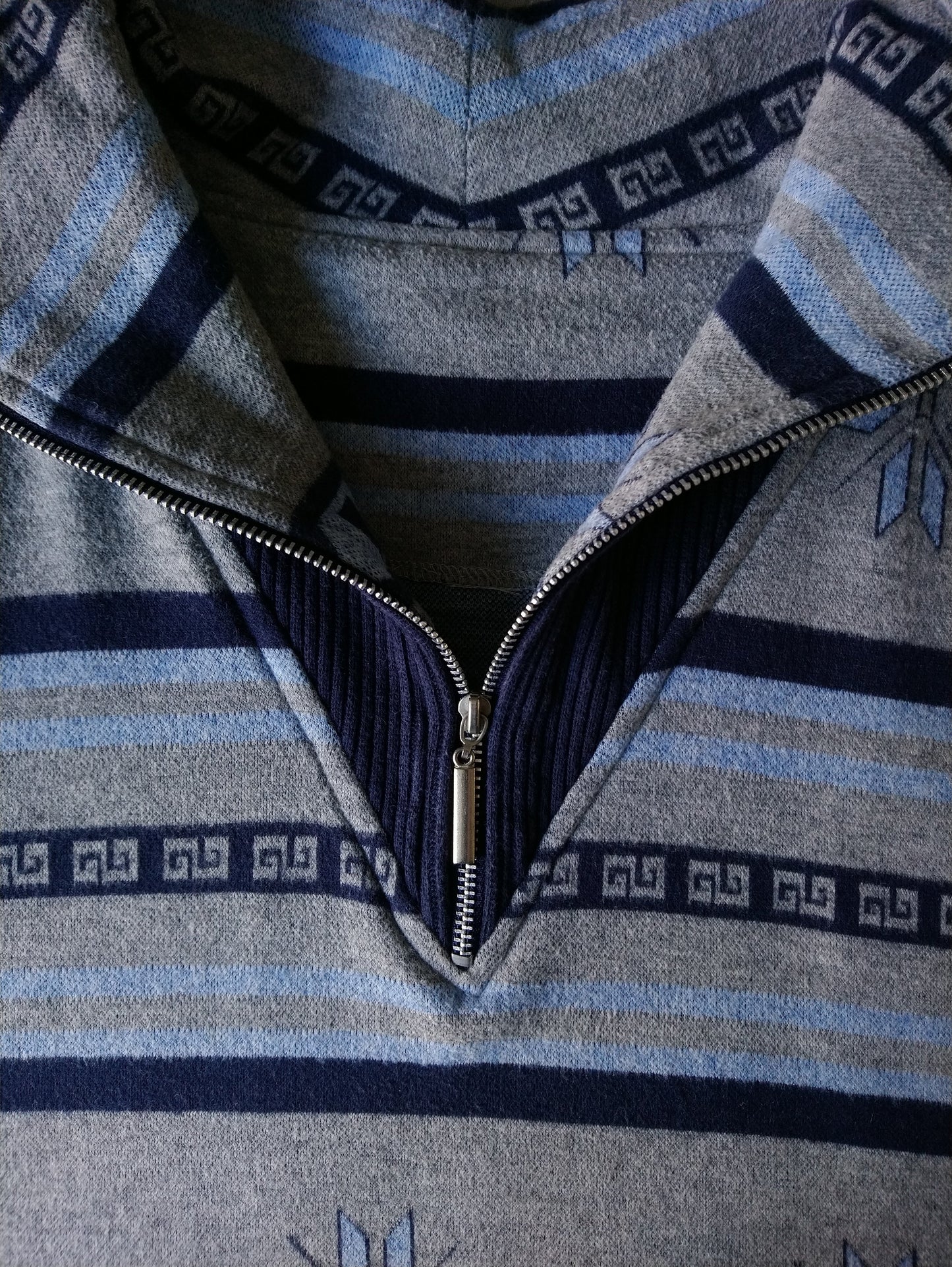 Maglione vintage con cerniera. Stampa blu grigia con maniche a 3/4. Taglia L.