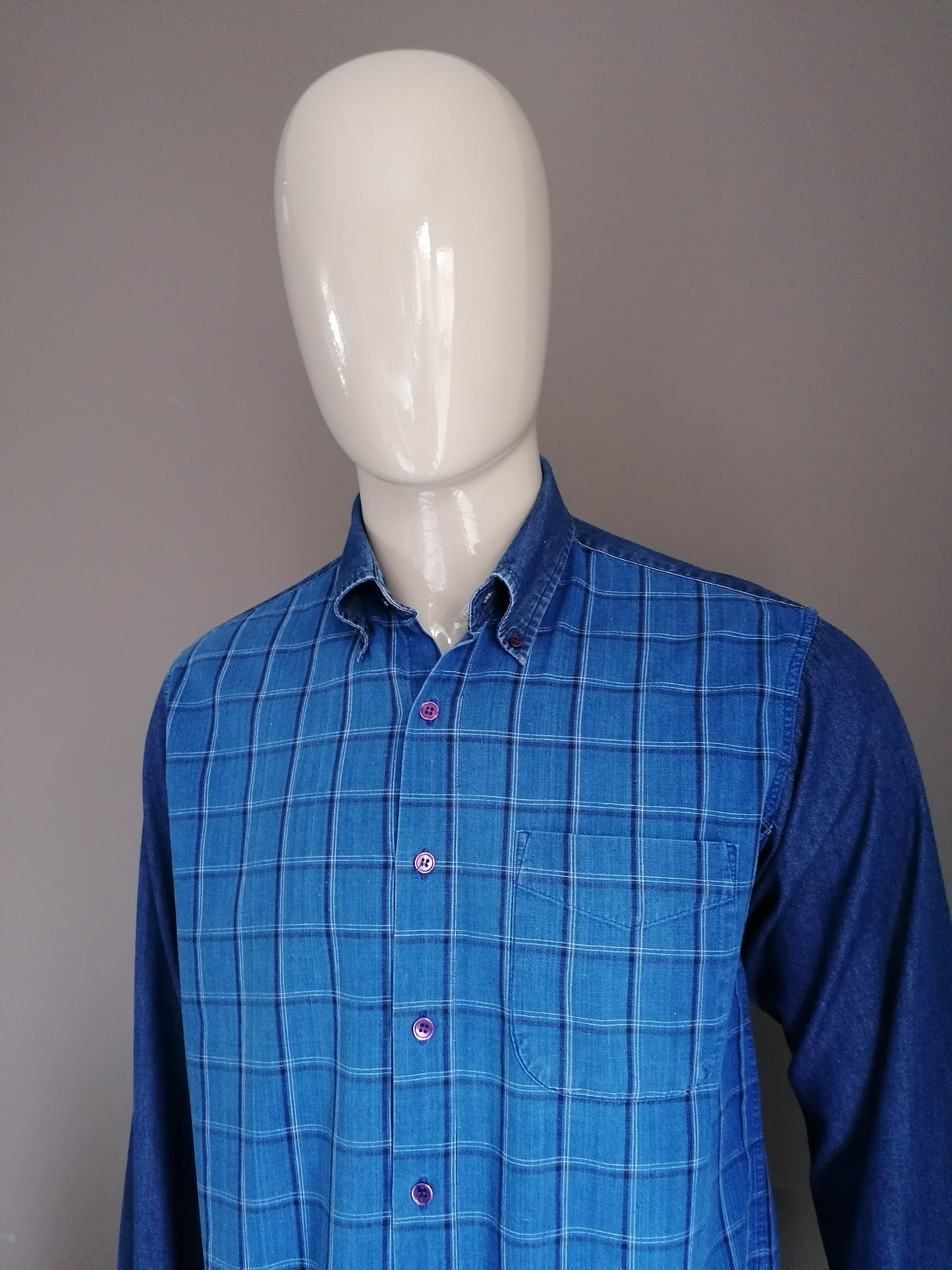 Galeries Lafayette Shirt. Motif de damier bleu. Taille M.
